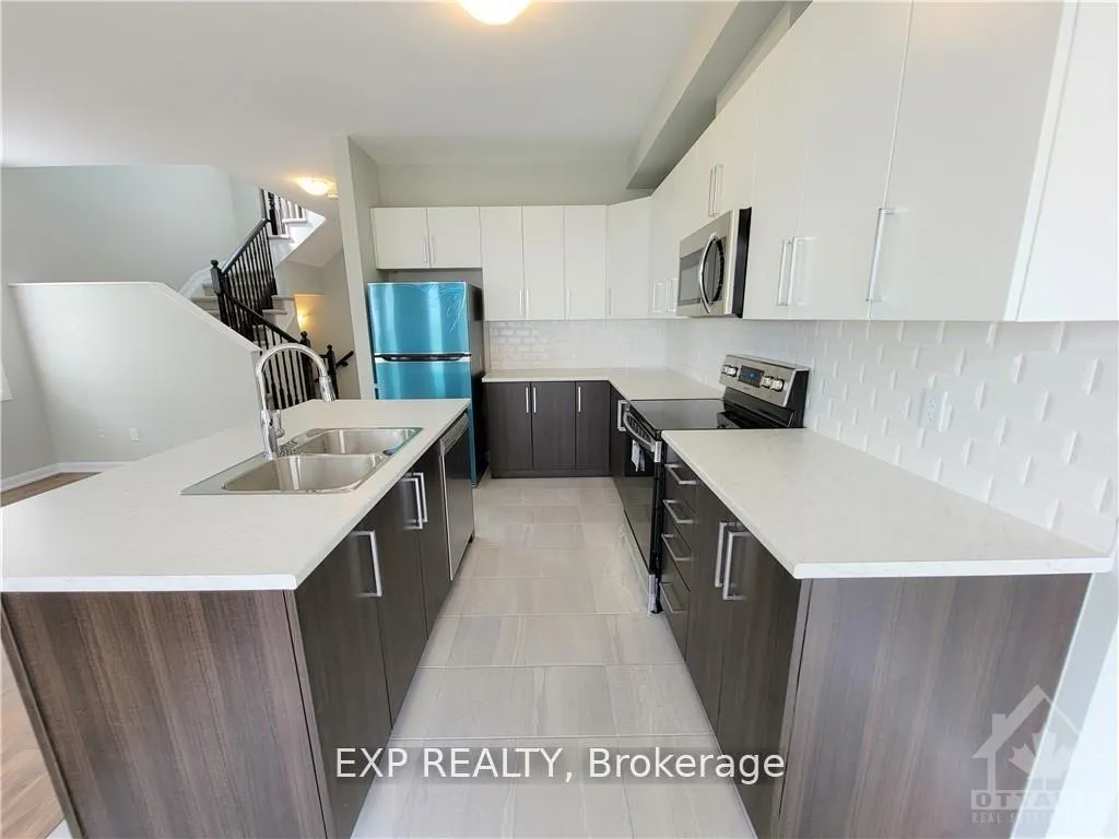 Photo 10 of 65 Teelin Circle, Ottawa, Barrhaven - Half Moon Bay — HOMEH