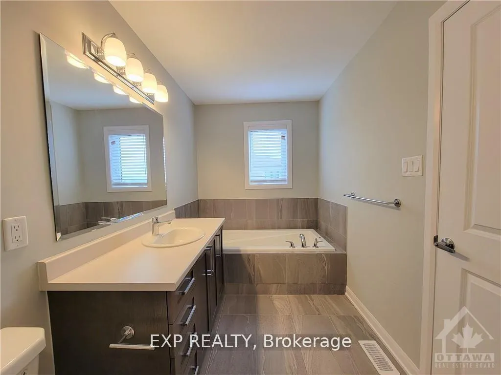 Photo 21 of 65 Teelin Circle, Ottawa, Barrhaven - Half Moon Bay — HOMEH
