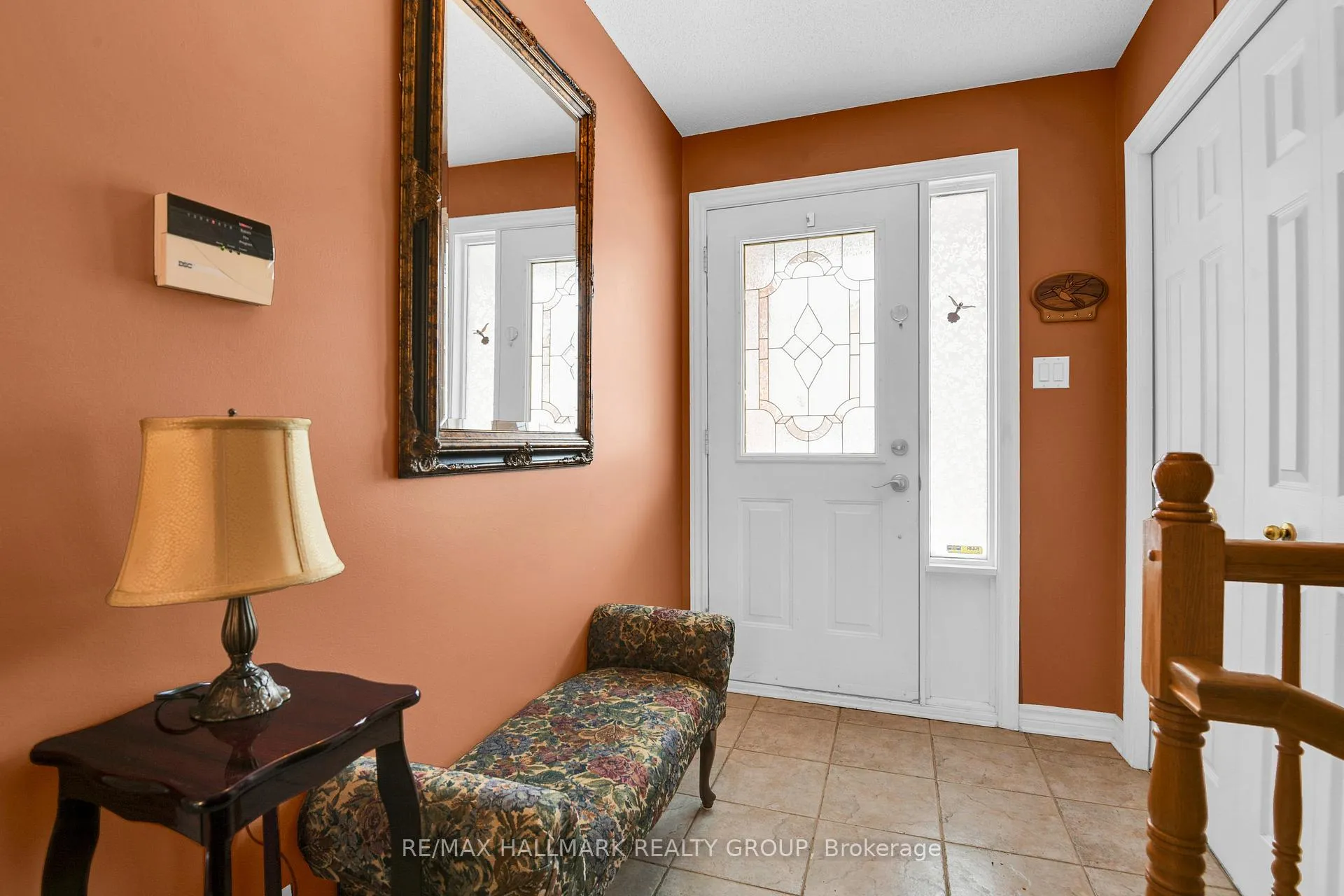 Photo 3 of 56 Roseanne Lane, Ottawa, Blackburn Hamlet (South) — HOMEH