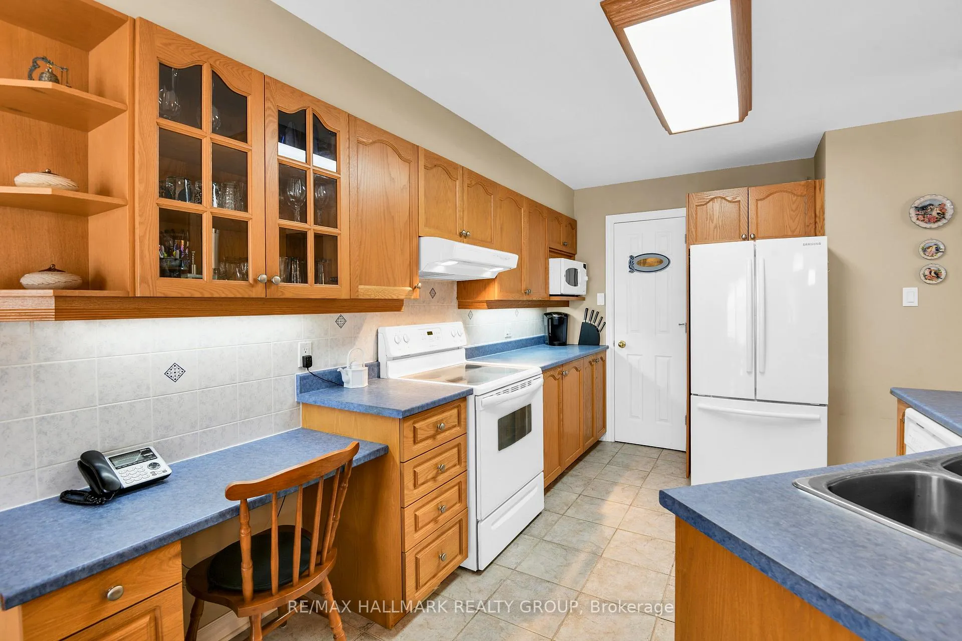 Photo 11 of 56 Roseanne Lane, Ottawa, Blackburn Hamlet (South) — HOMEH