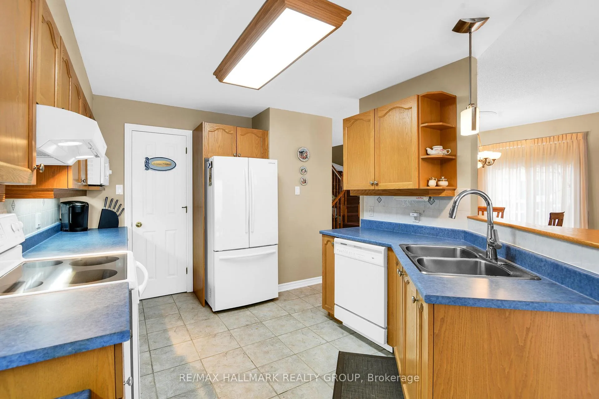 Photo 12 of 56 Roseanne Lane, Ottawa, Blackburn Hamlet (South) — HOMEH