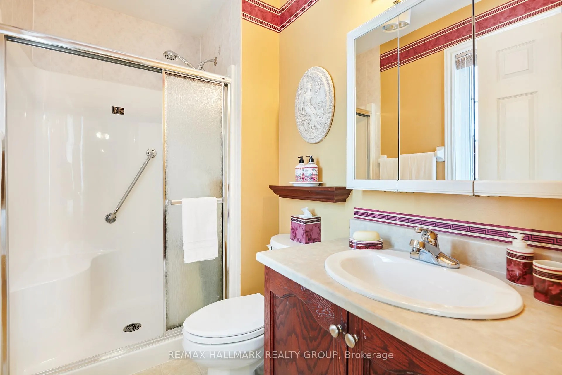 Photo 19 of 56 Roseanne Lane, Ottawa, Blackburn Hamlet (South) — HOMEH