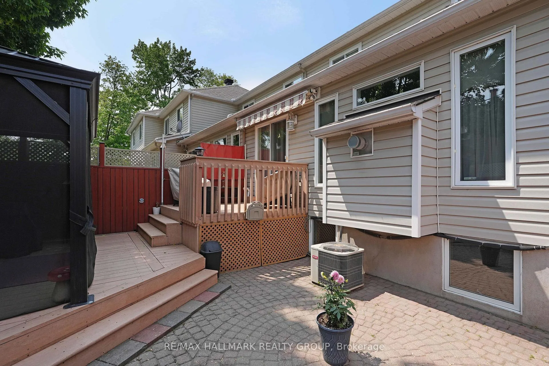 Photo 26 of 56 Roseanne Lane, Ottawa, Blackburn Hamlet (South) — HOMEH