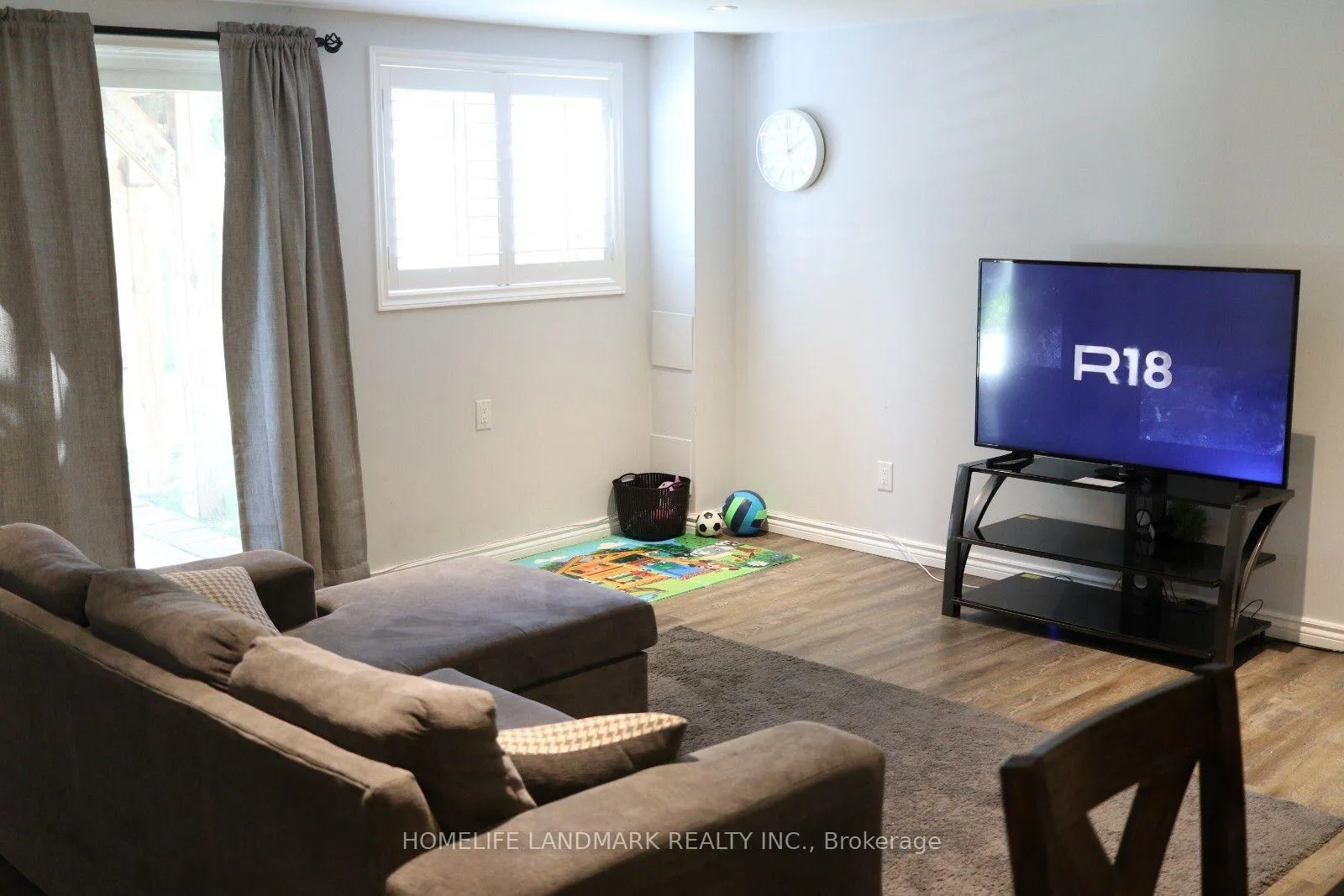 Photo 9 of 11 Whitbread Crescent, Ajax, Northeast Ajax — HOMEH