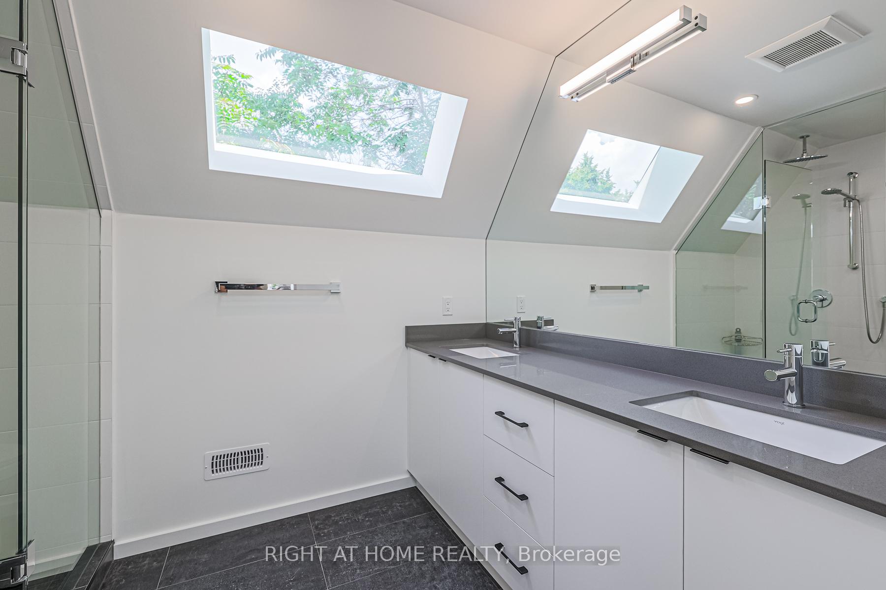 Photo 13 of Unit 1-Upper, 74 Dovercourt Road, Toronto, Little Portugal — HOMEH