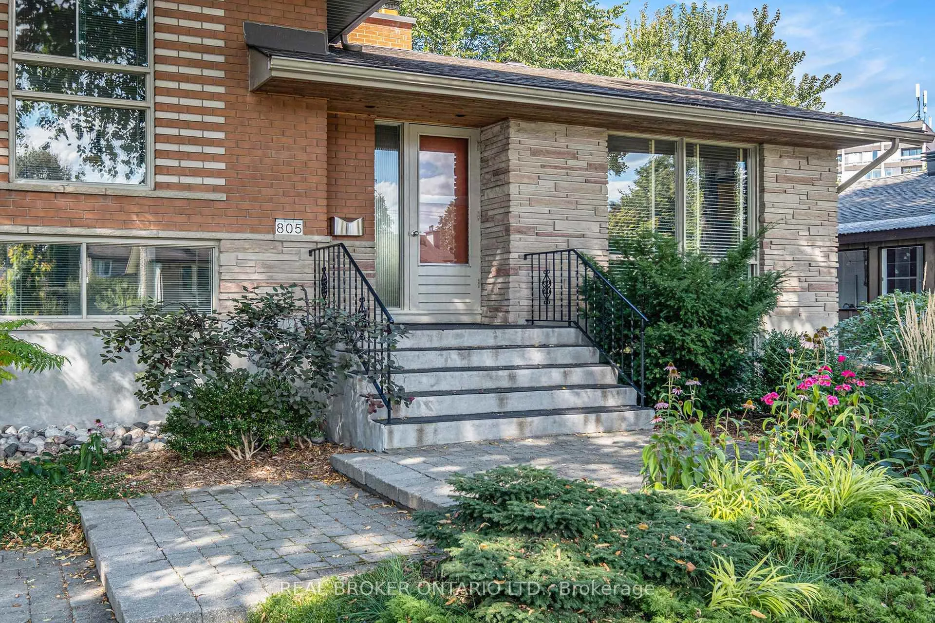 Photo 4 of 805 Nicholson Avenue, Ottawa, Mooneys Bay/Riverside Park — HOMEH