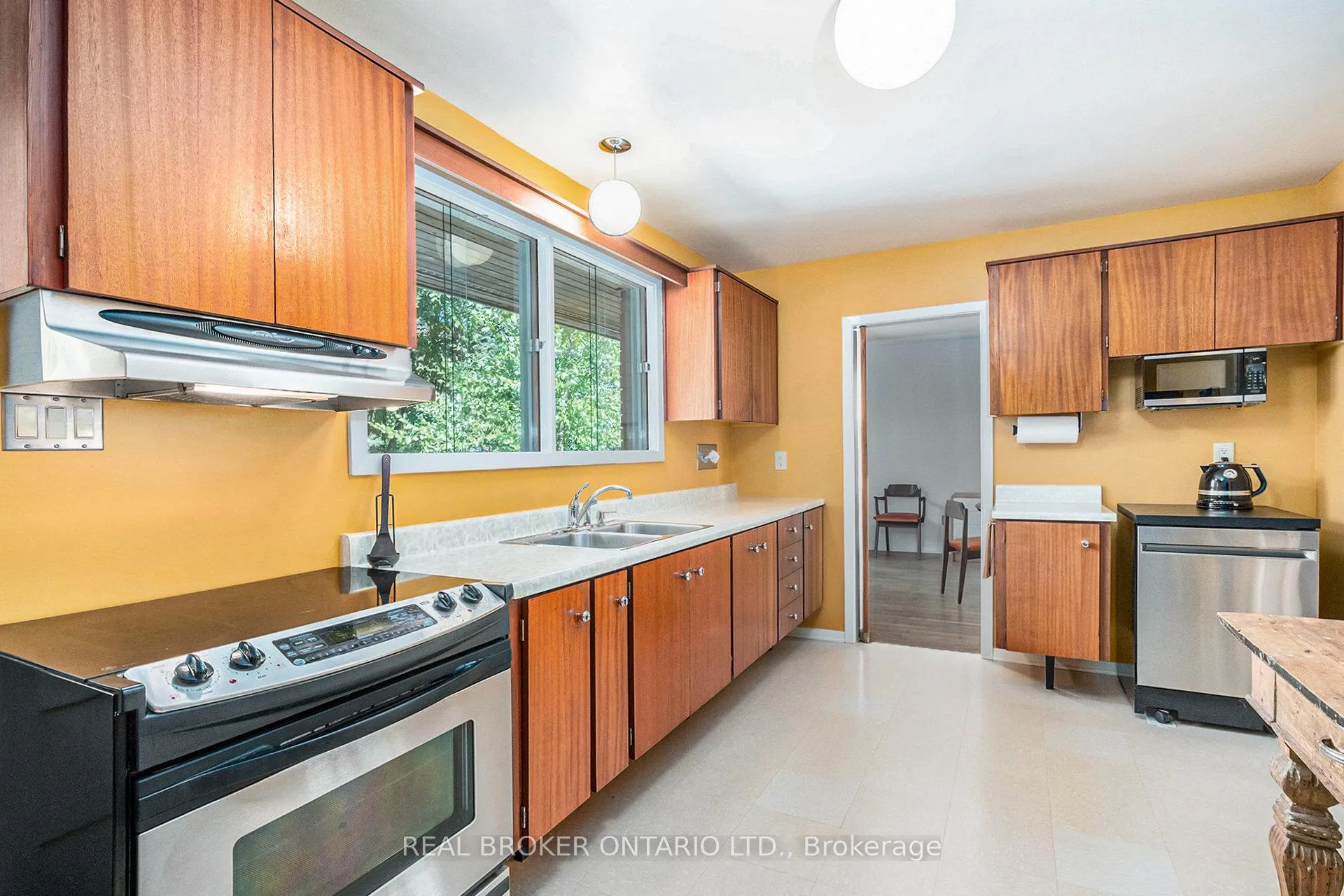 Photo 10 of 805 Nicholson Avenue, Ottawa, Mooneys Bay/Riverside Park — HOMEH