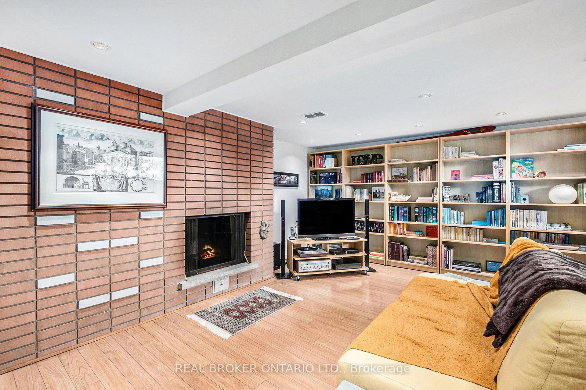 Photo 25 of 805 Nicholson Avenue, Ottawa, Mooneys Bay/Riverside Park — HOMEH