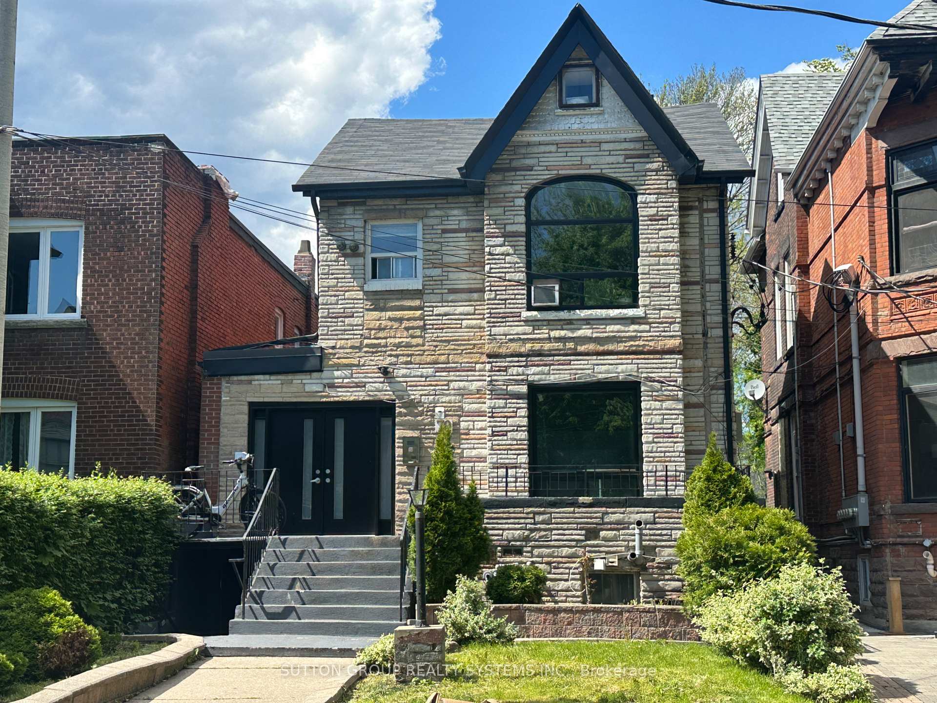 Front of Unit 204, 70 Melbourne Avenue