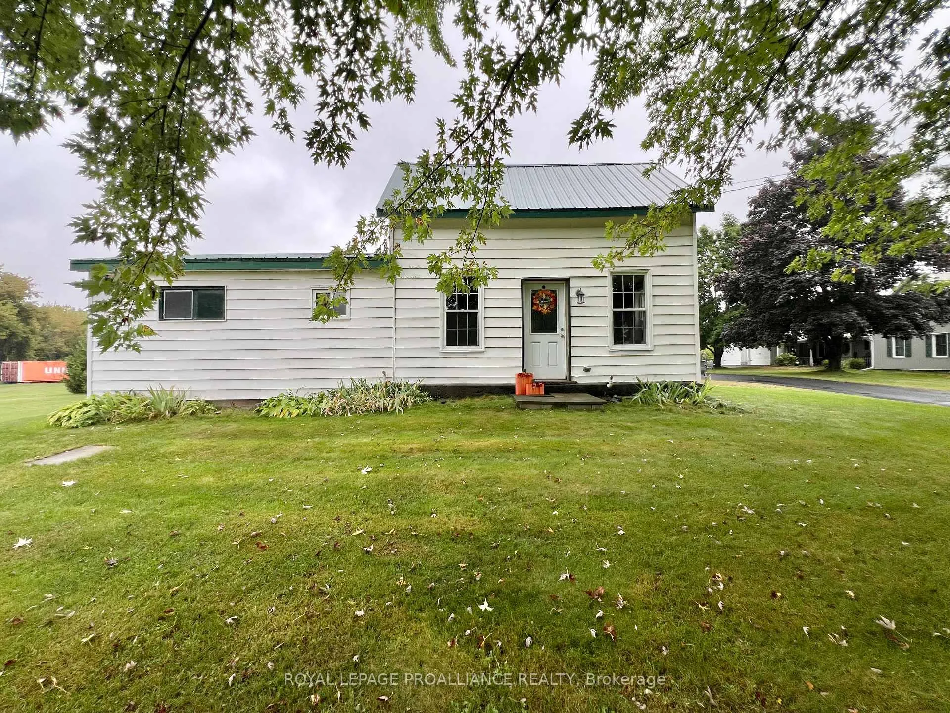 Photo 2 of 310 Old Madoc Road, Belleville, Thurlow Ward — HOMEH