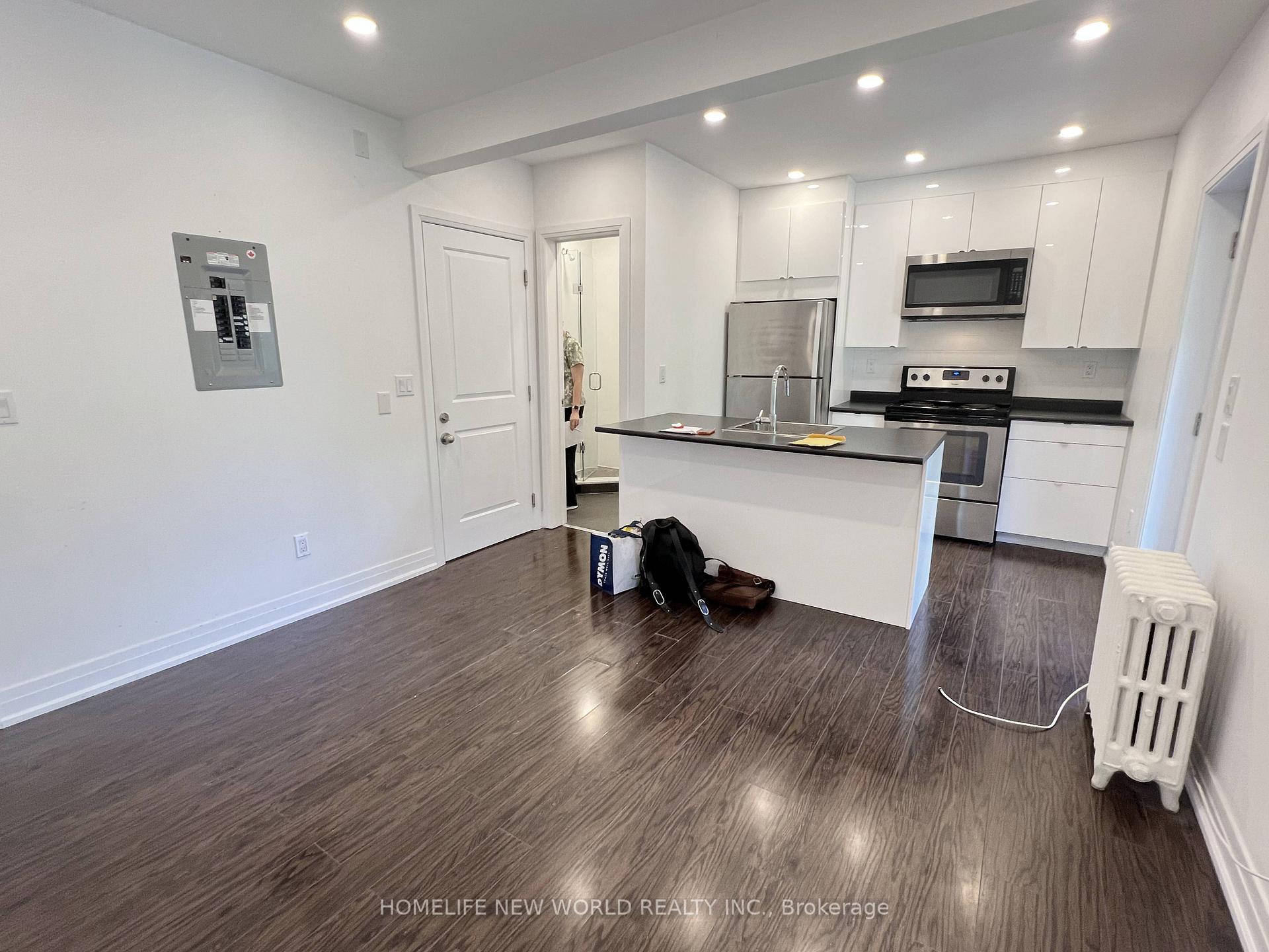 Photo 3 of Unit 2, 331 Grace Street, Toronto, Palmerston-Little Italy — HOMEH