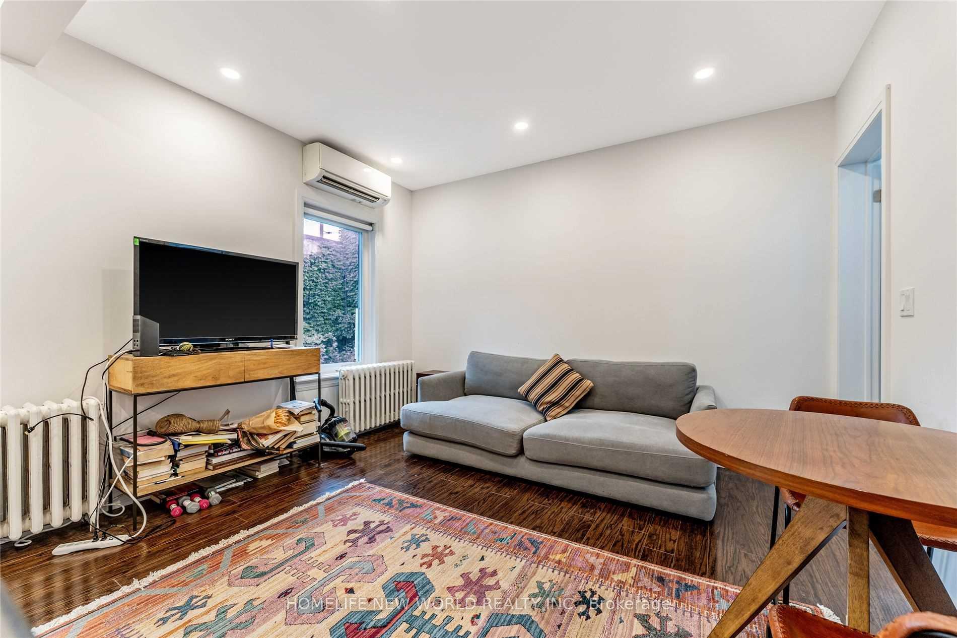 Photo 4 of Unit 2, 331 Grace Street, Toronto, Palmerston-Little Italy — HOMEH