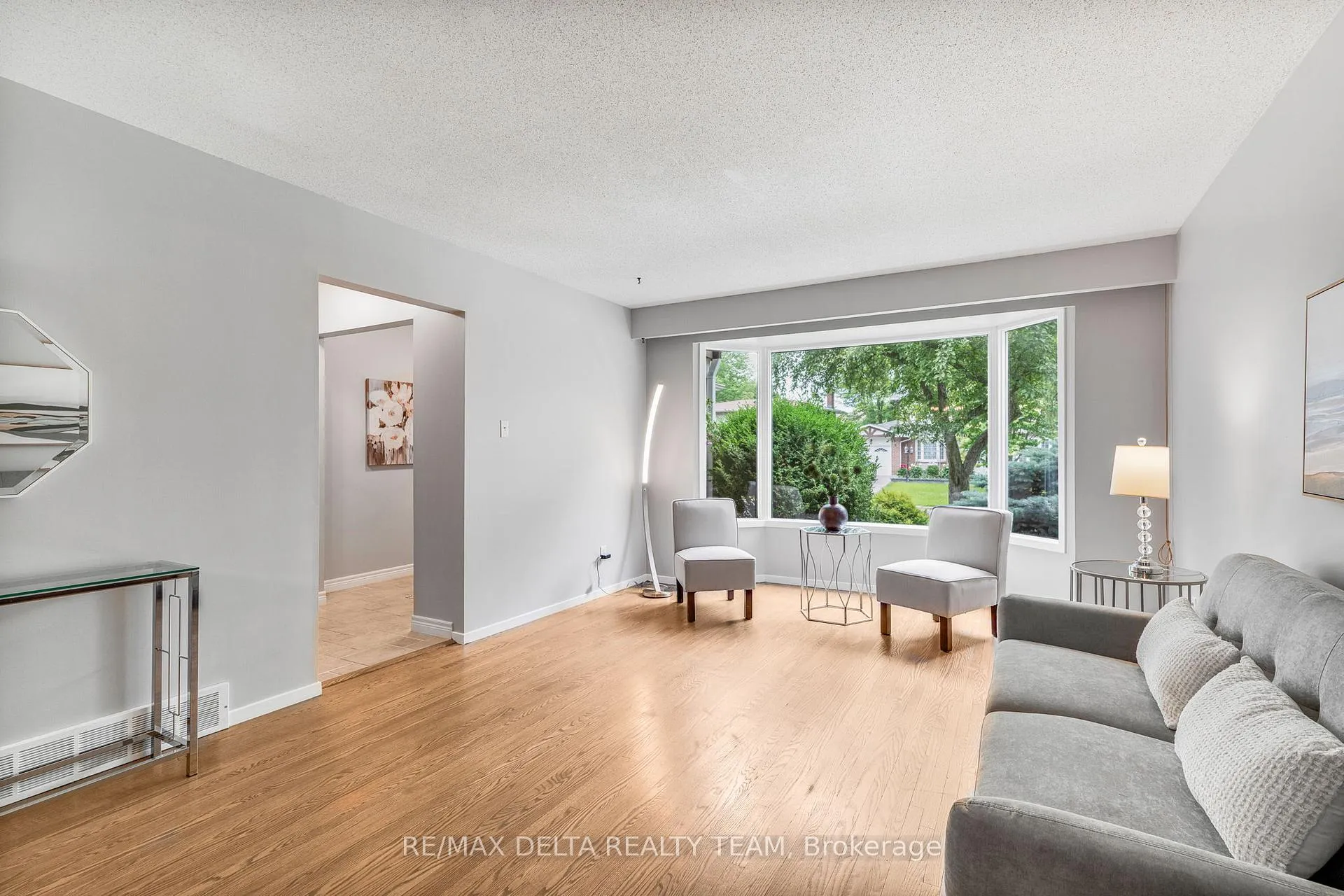 Photo 5 of 27 Burndale Road, Ottawa, Blackburn Hamlet — HOMEH