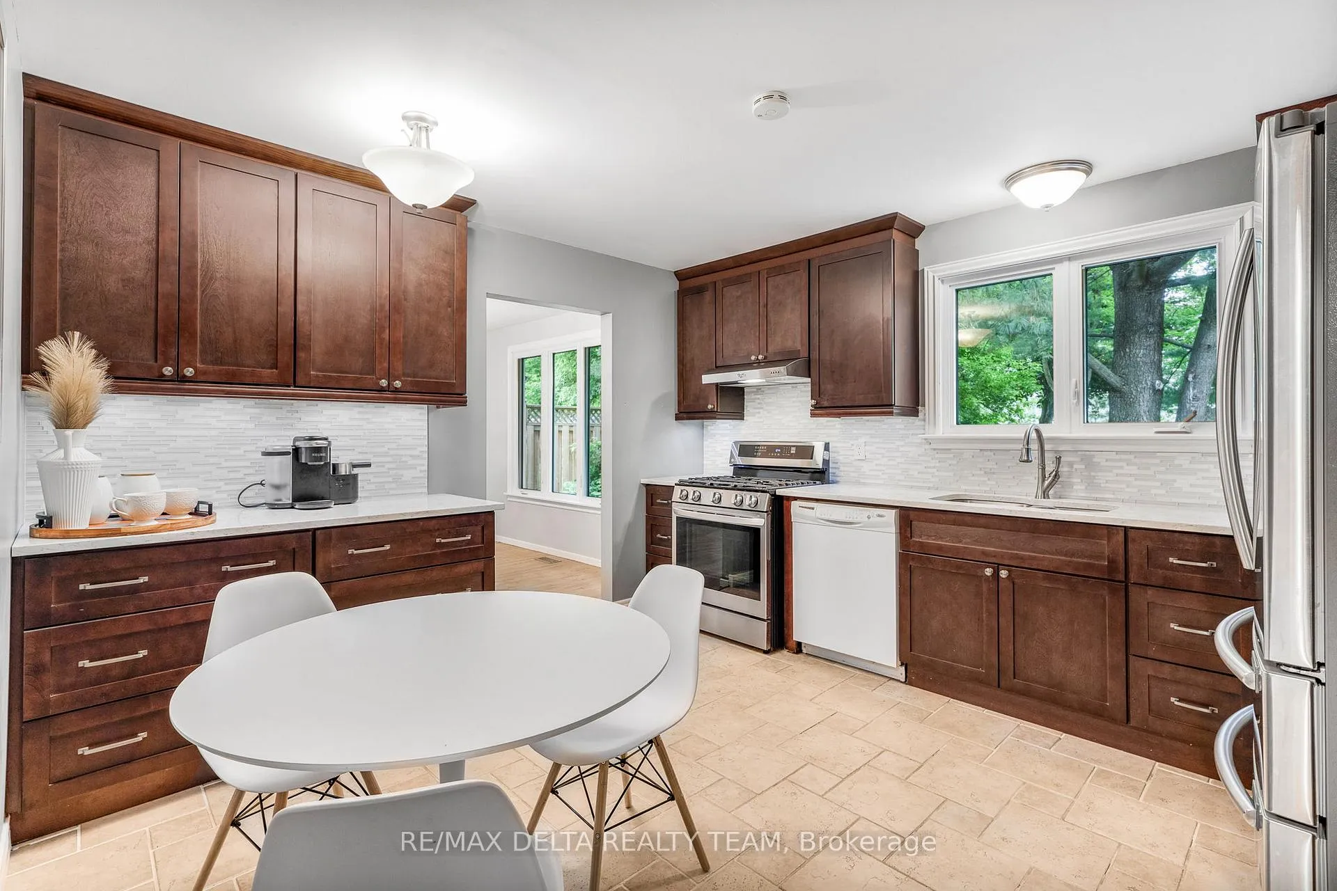 Photo 11 of 27 Burndale Road, Ottawa, Blackburn Hamlet — HOMEH