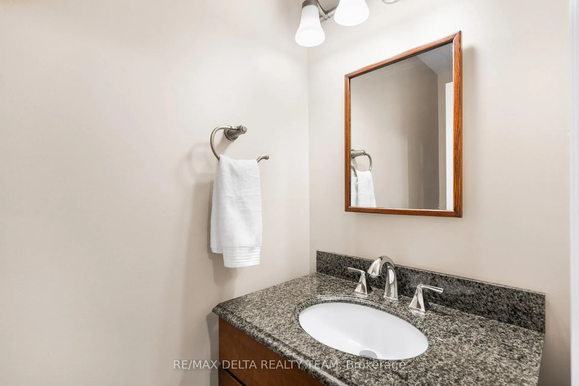 Photo 14 of 27 Burndale Road, Ottawa, Blackburn Hamlet — HOMEH