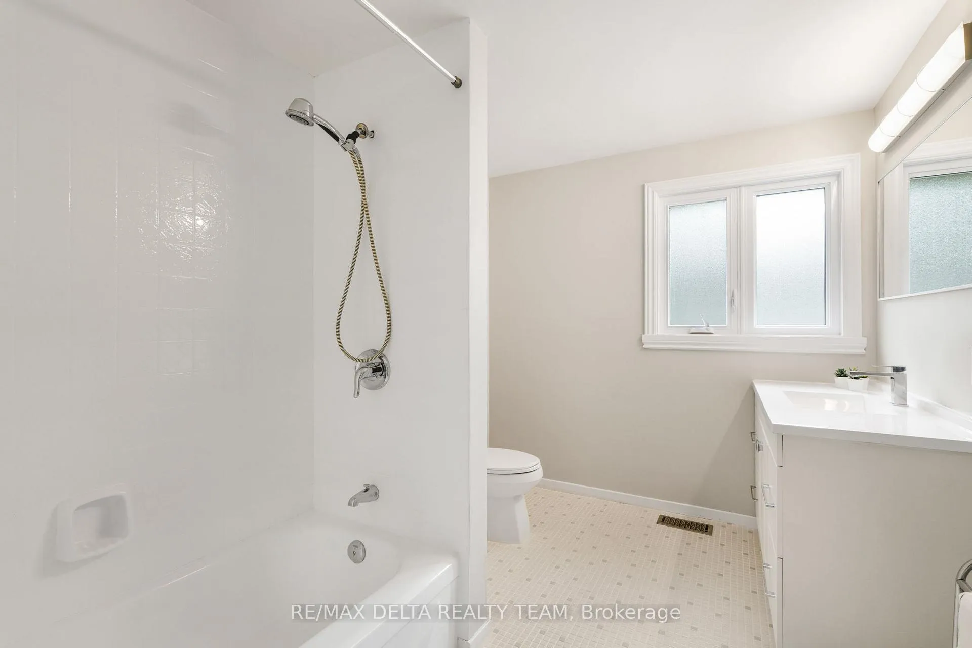 Photo 21 of 27 Burndale Road, Ottawa, Blackburn Hamlet — HOMEH