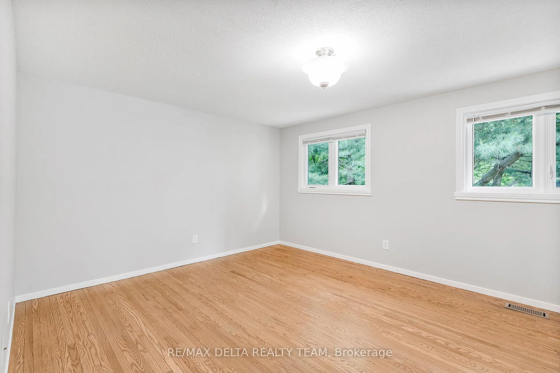 Photo 23 of 27 Burndale Road, Ottawa, Blackburn Hamlet — HOMEH