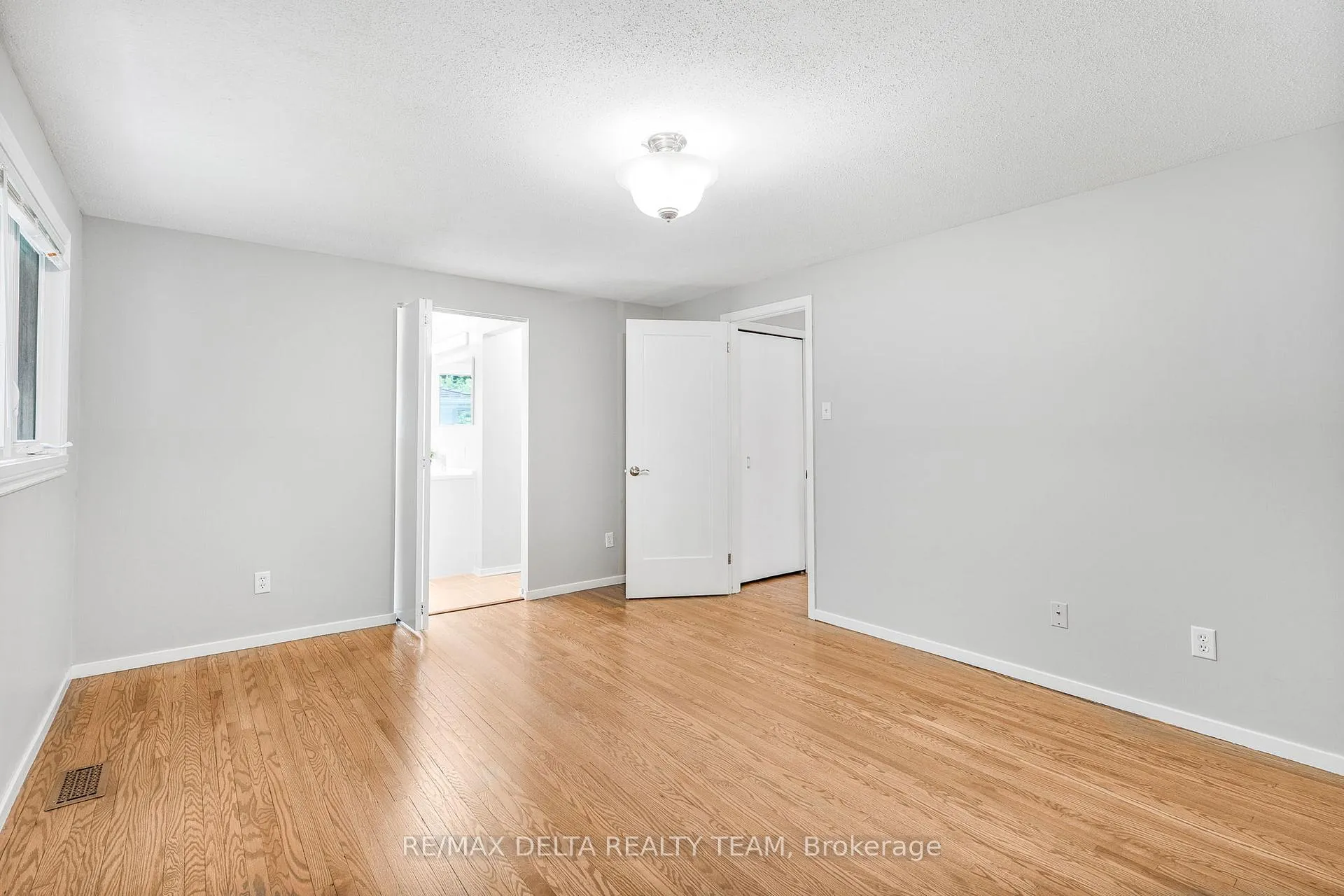 Photo 25 of 27 Burndale Road, Ottawa, Blackburn Hamlet — HOMEH
