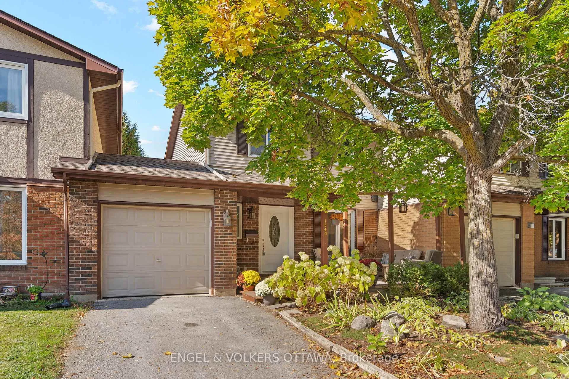 Front of 1540 Mimosa Avenue