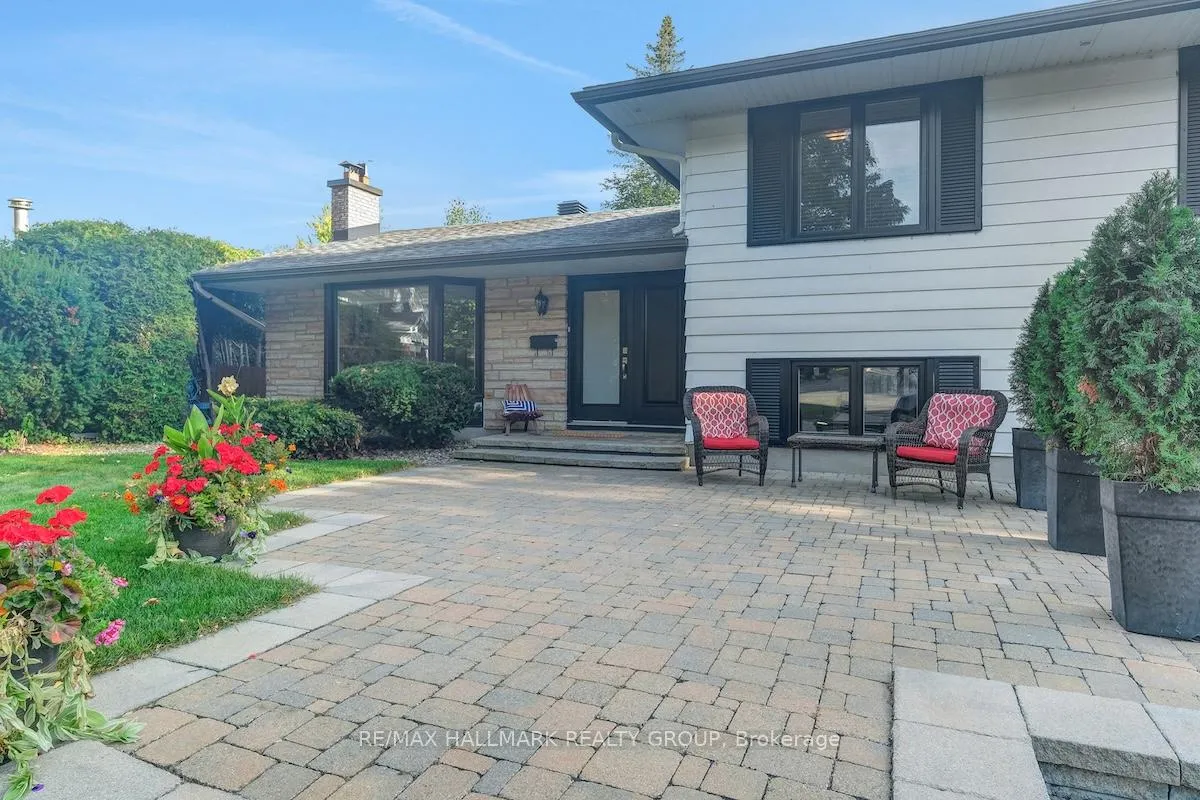 Photo 3 of 599 Duff Crescent, Ottawa, Beacon Hill North — HOMEH