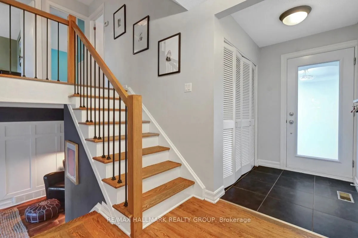 Photo 4 of 599 Duff Crescent, Ottawa, Beacon Hill North — HOMEH