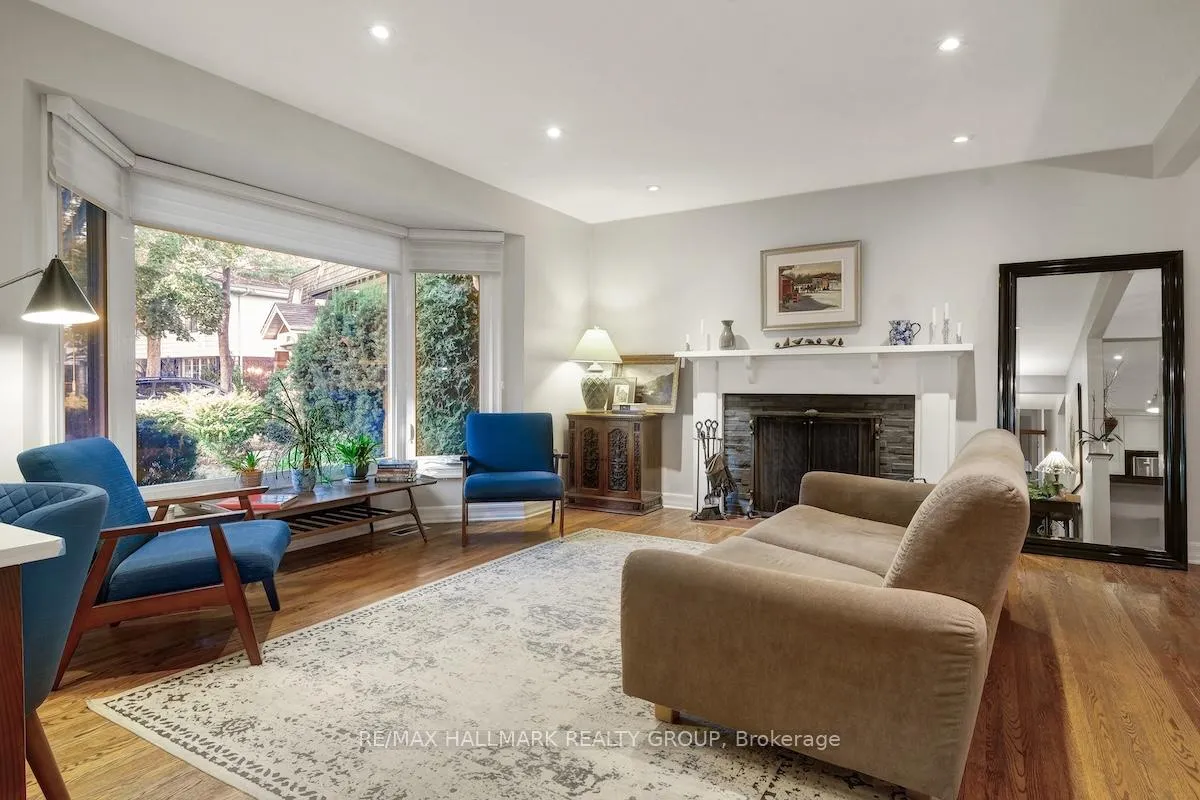 Photo 5 of 599 Duff Crescent, Ottawa, Beacon Hill North — HOMEH