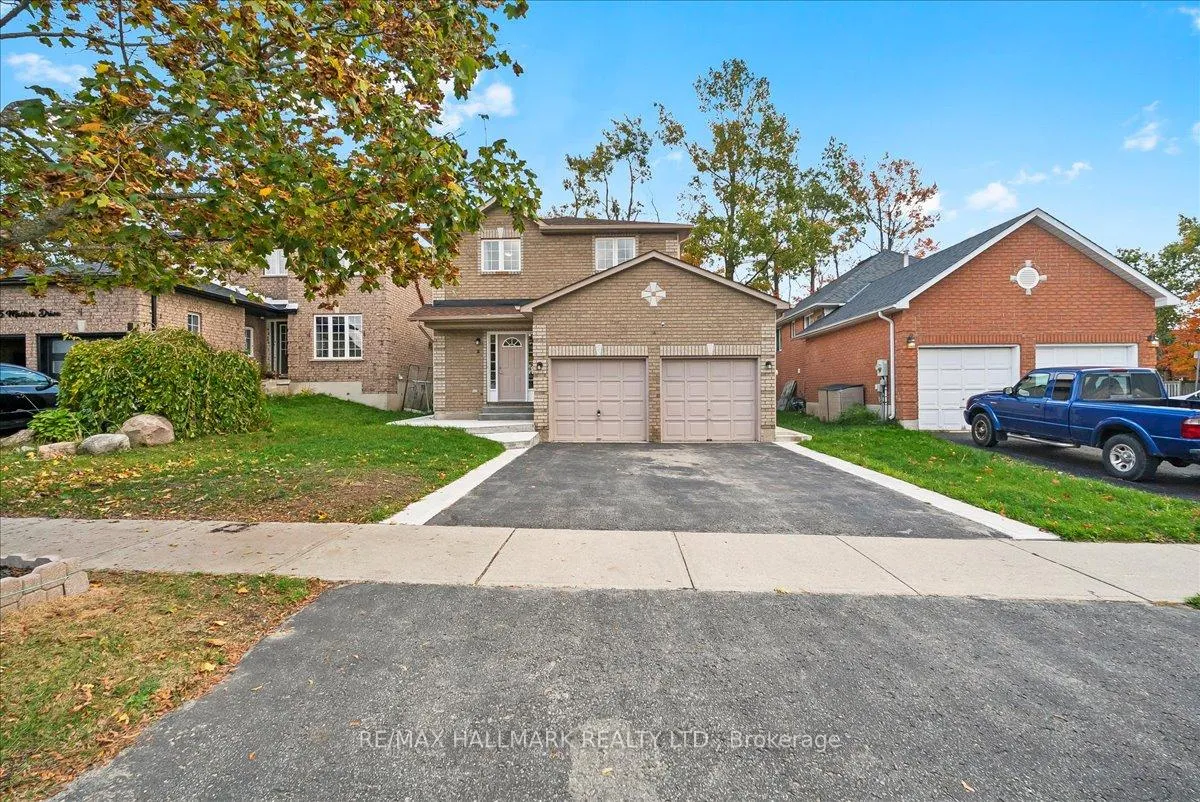 Photo 2 of 3 Masters Drive, Barrie, East Bayfield — HOMEH