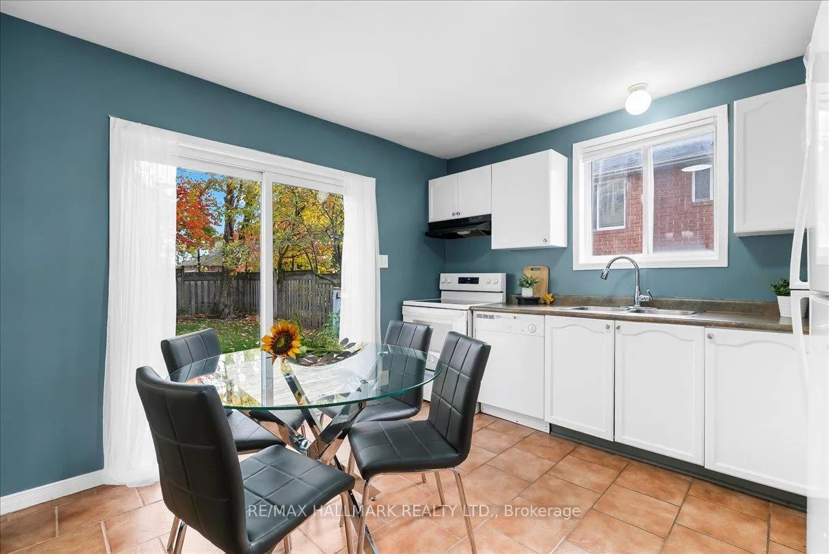 Photo 13 of 3 Masters Drive, Barrie, East Bayfield — HOMEH