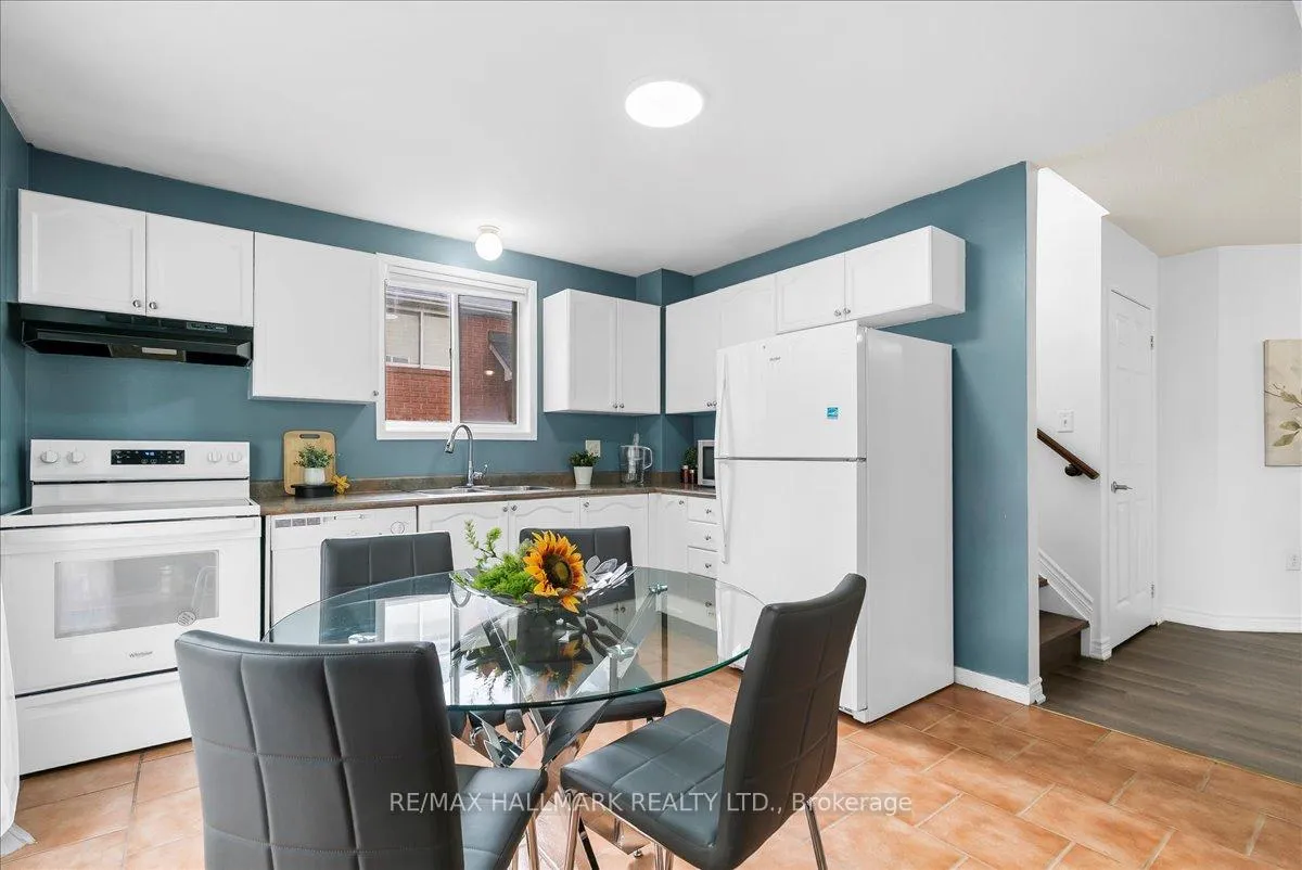 Photo 15 of 3 Masters Drive, Barrie, East Bayfield — HOMEH
