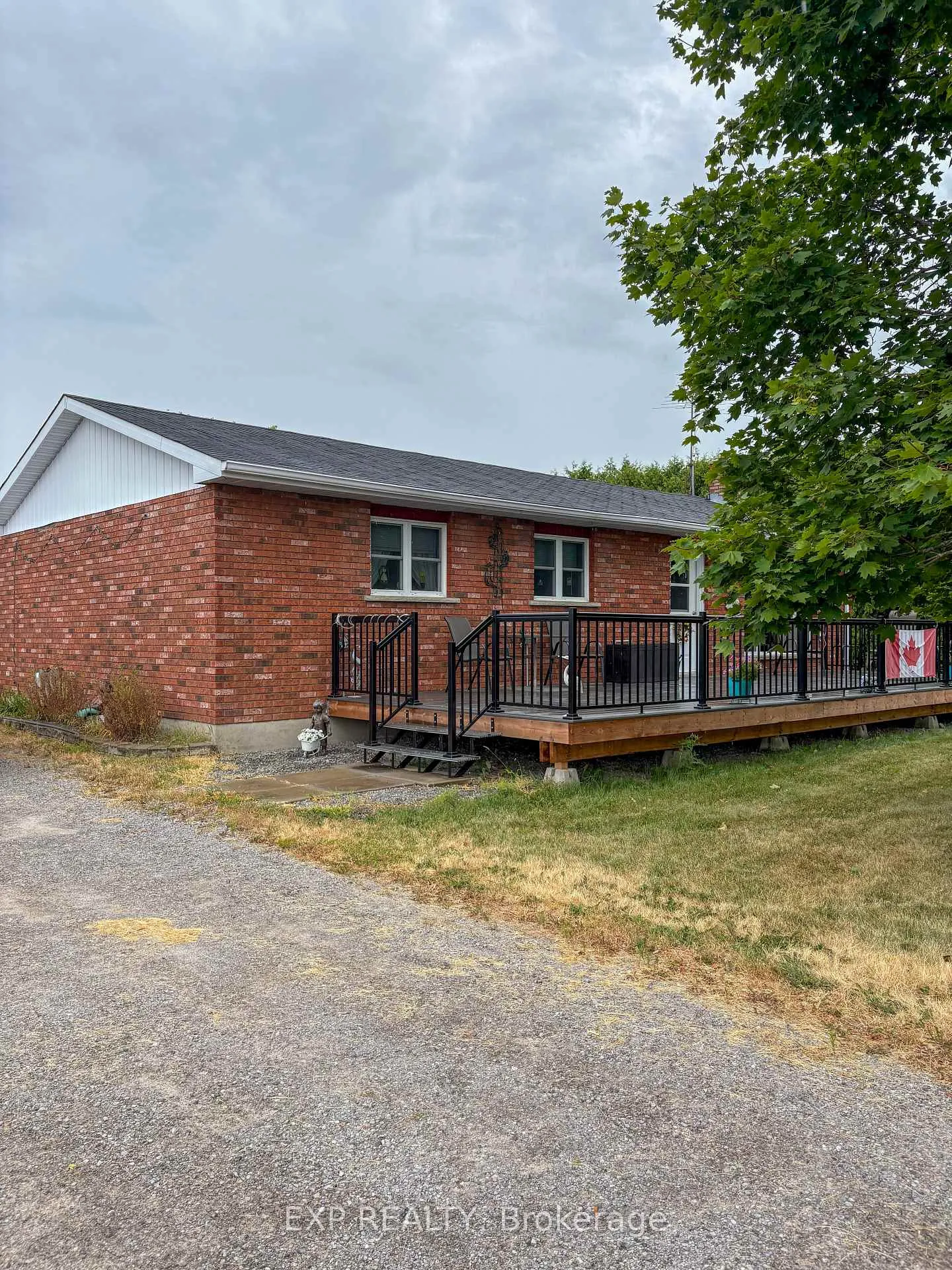 Front of 393 South Mcnaughton Road