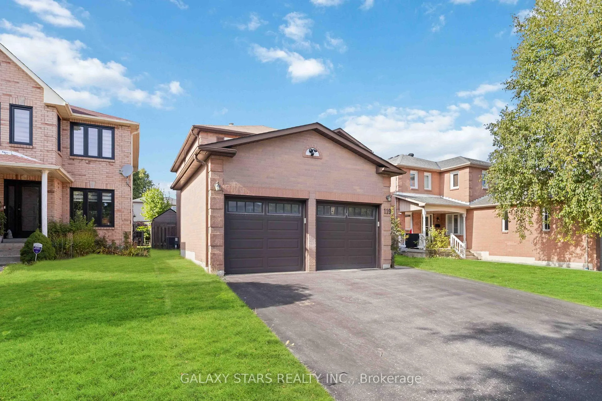 Photo 3 of 119 Sullivan Drive, Ajax, Central — HOMEH