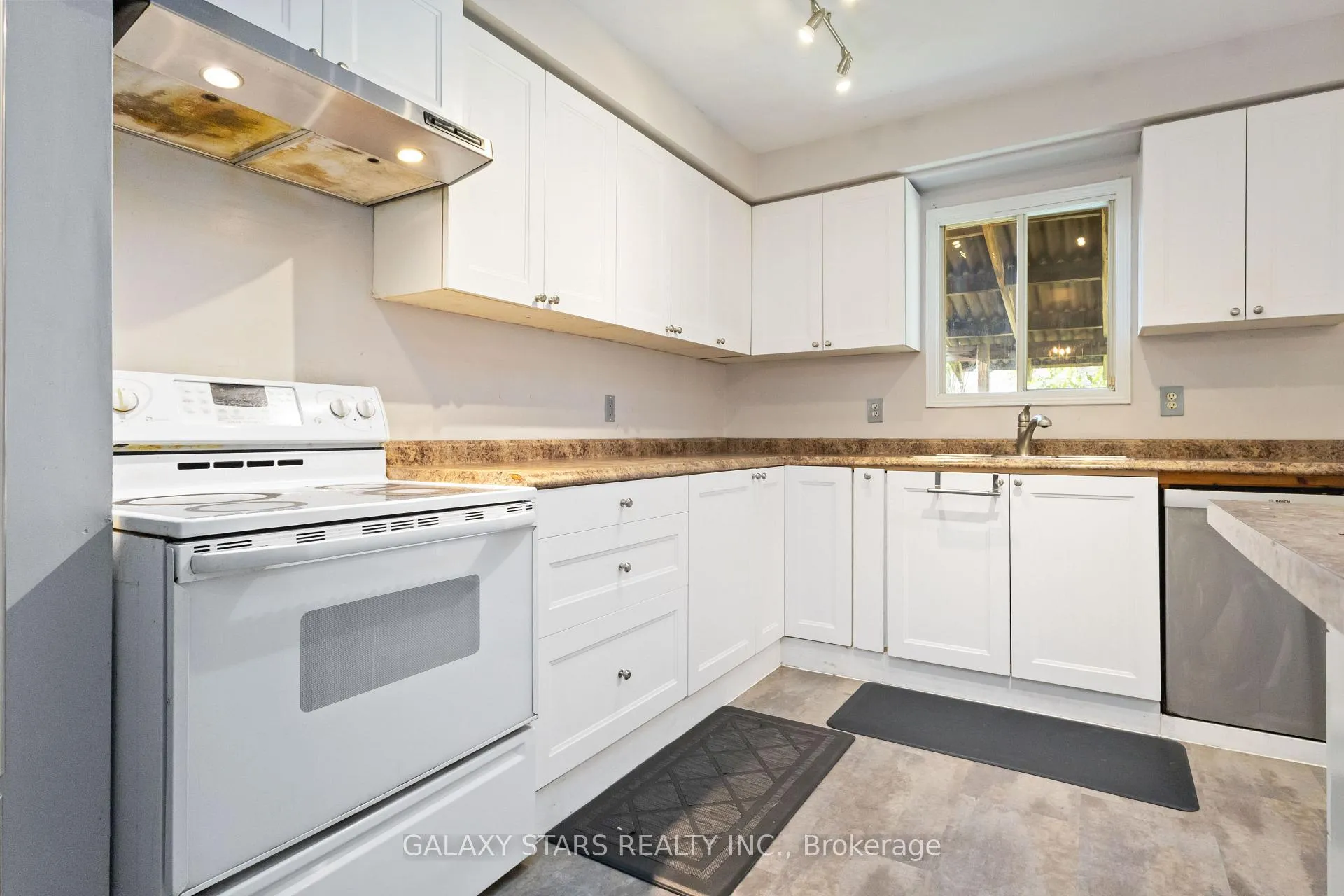 Photo 23 of 119 Sullivan Drive, Ajax, Central — HOMEH