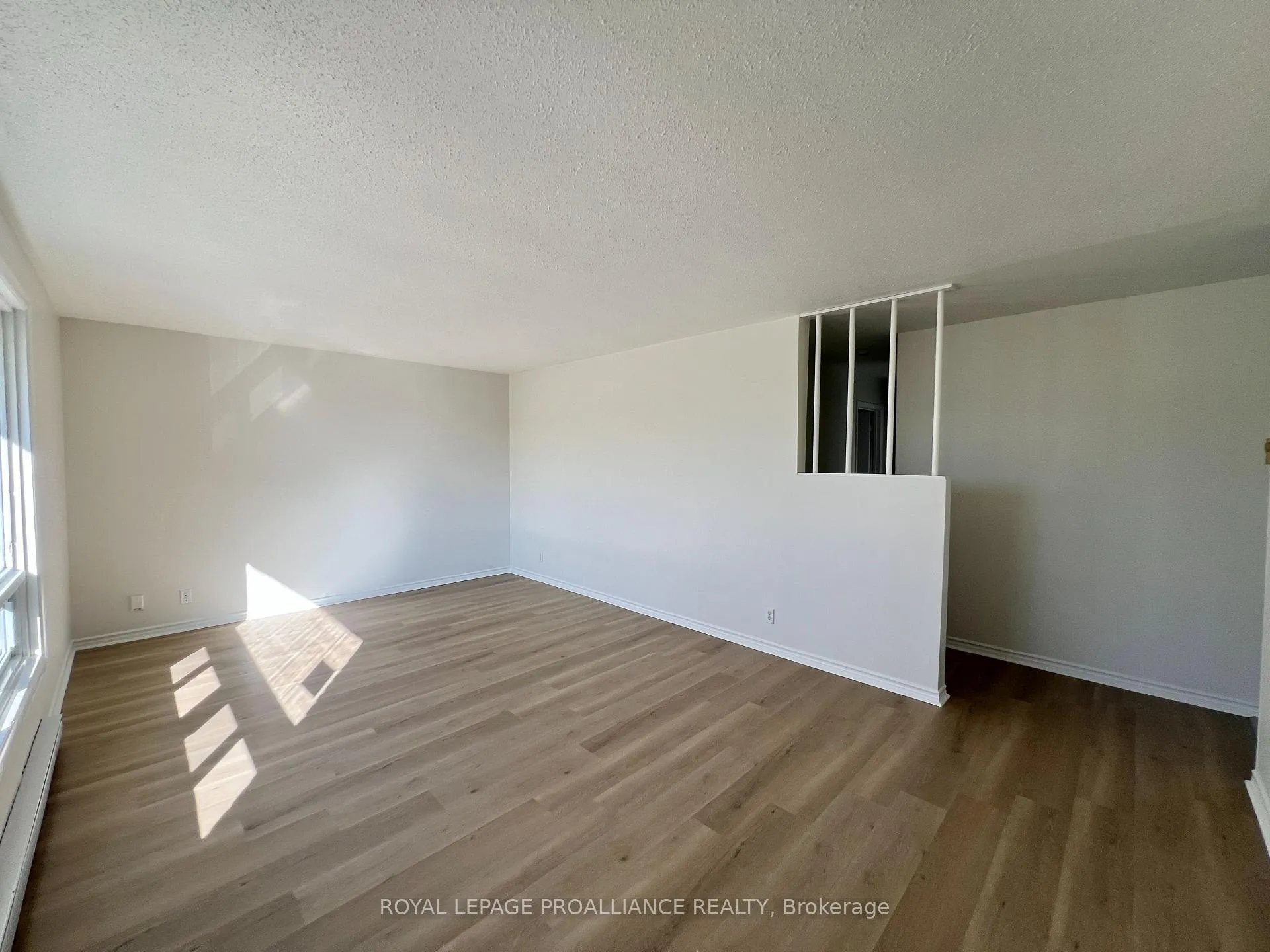 Photo 2 of Unit 3, 3 Glenarden Crescent, Belleville, Belleville Ward — HOMEH