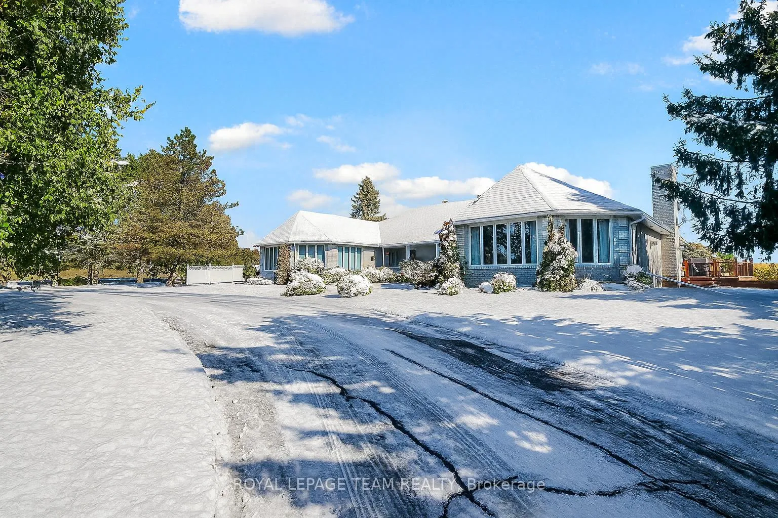 Front of 461 Campbells Side Road