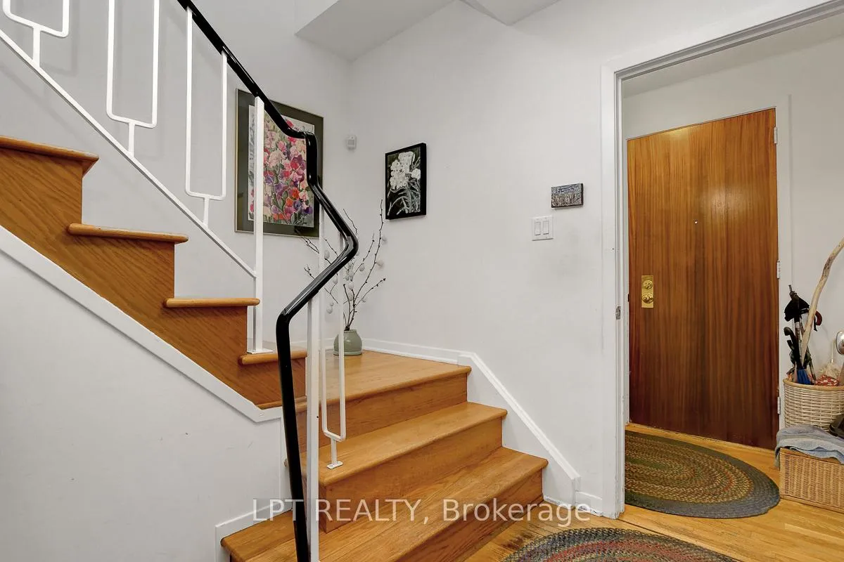 Photo 7 of 3008 McCarthy Road, Ottawa, Riverside Park South — HOMEH