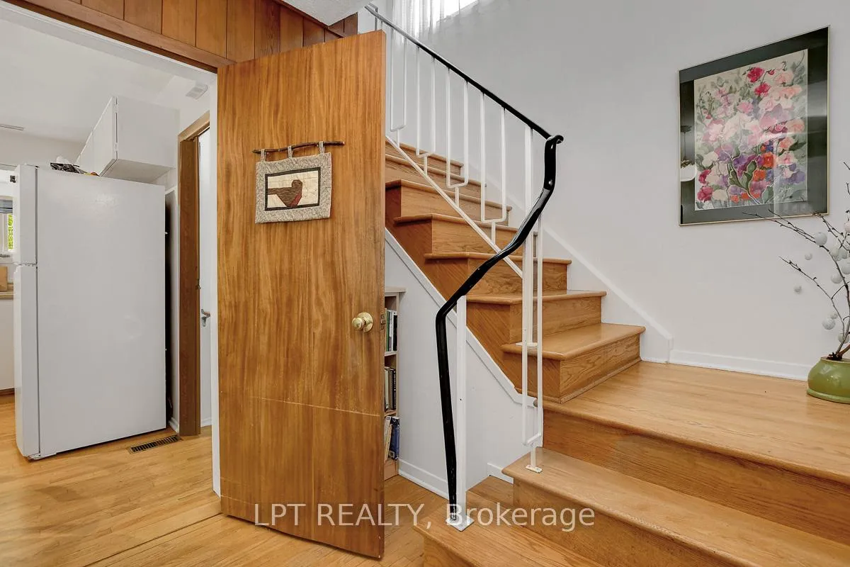Photo 10 of 3008 McCarthy Road, Ottawa, Riverside Park South — HOMEH