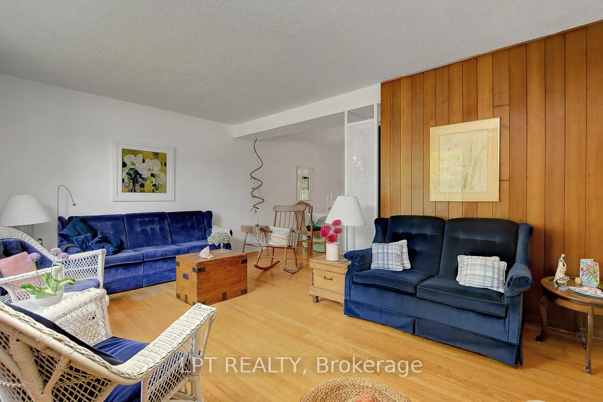 Photo 11 of 3008 McCarthy Road, Ottawa, Riverside Park South — HOMEH