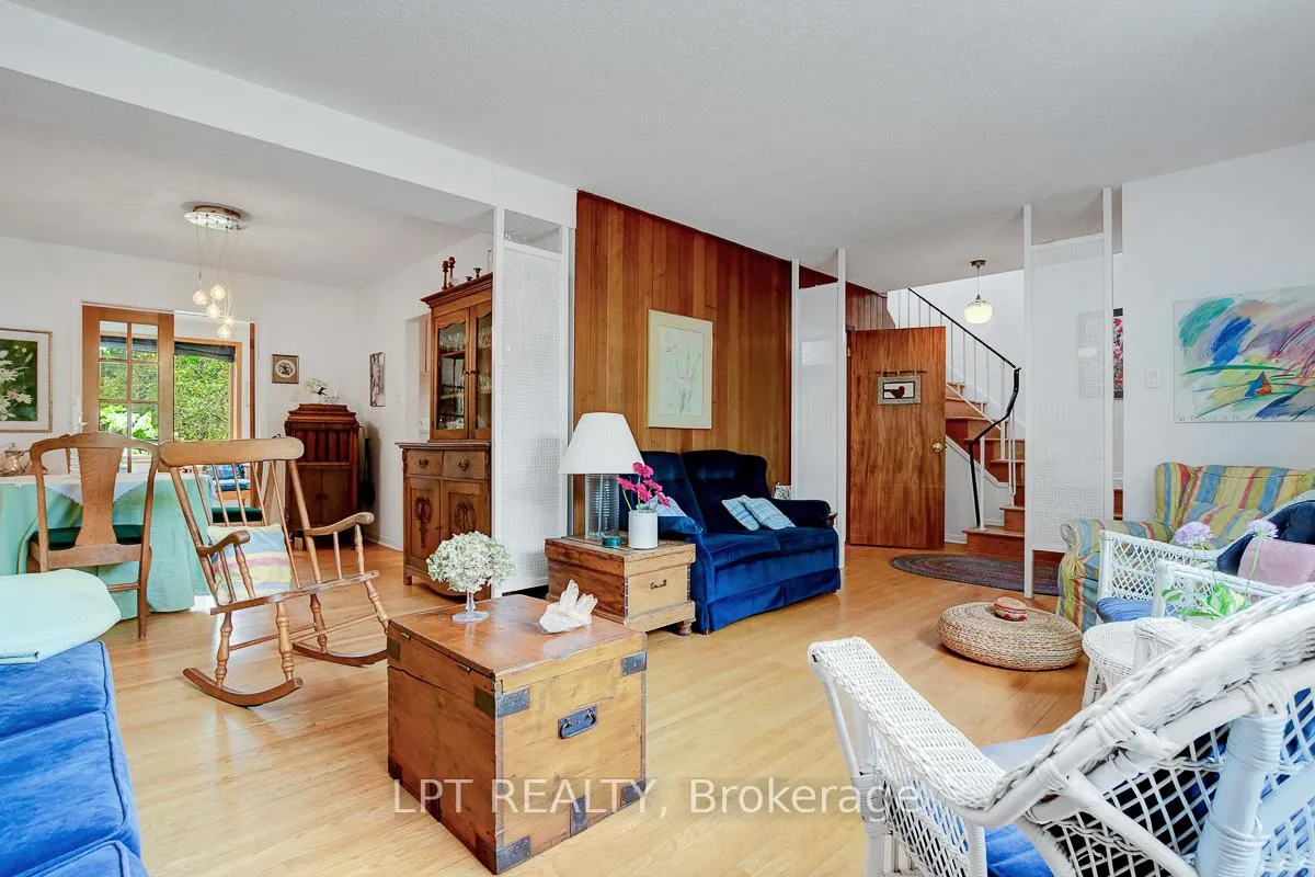Photo 15 of 3008 McCarthy Road, Ottawa, Riverside Park South — HOMEH