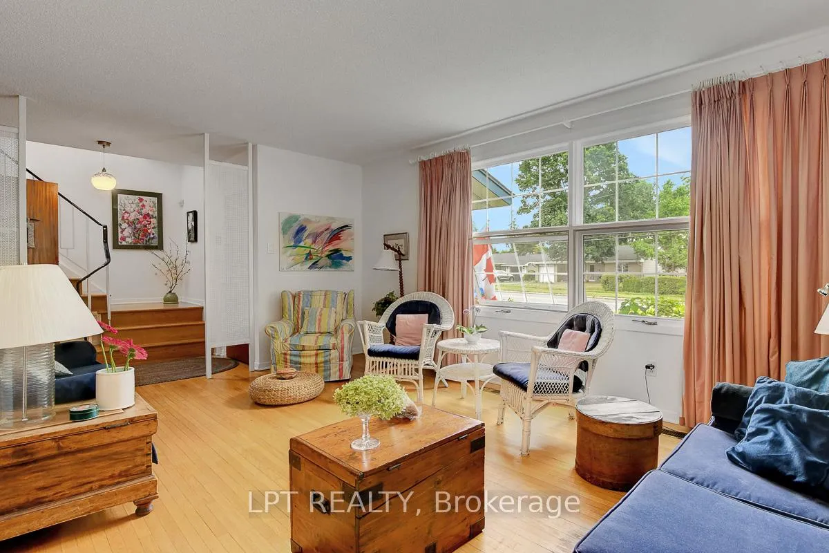 Photo 17 of 3008 McCarthy Road, Ottawa, Riverside Park South — HOMEH