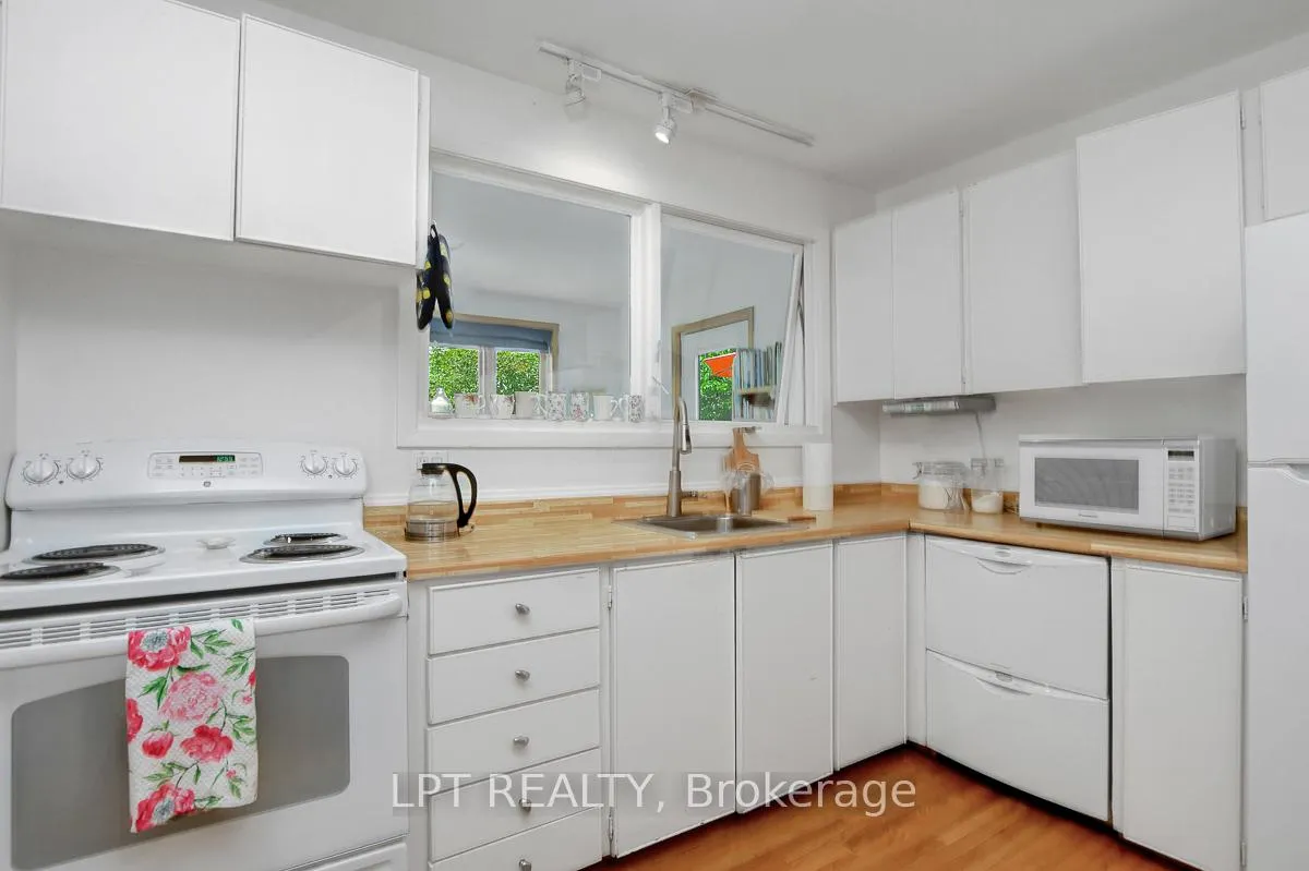 Photo 26 of 3008 McCarthy Road, Ottawa, Riverside Park South — HOMEH
