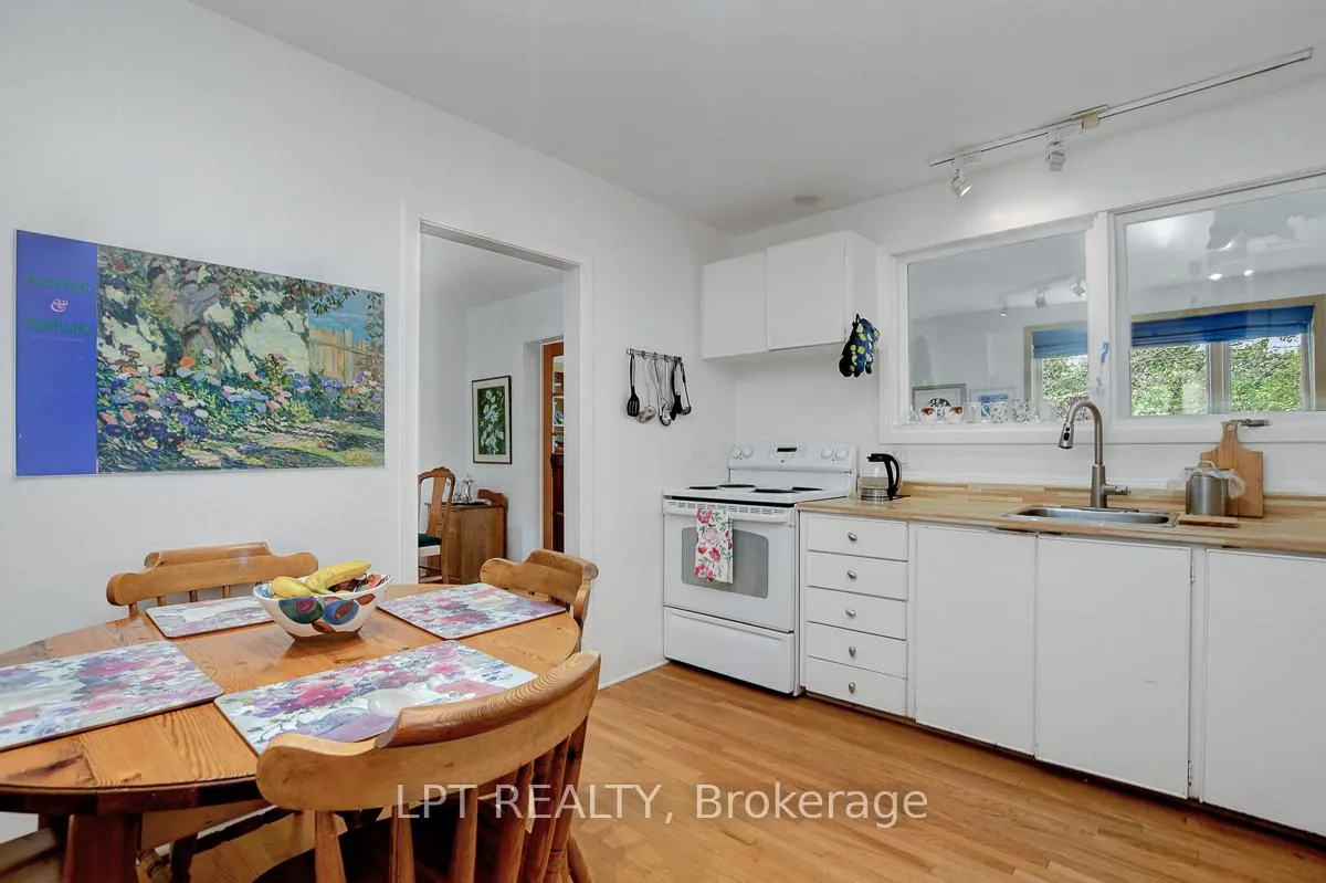 Photo 28 of 3008 McCarthy Road, Ottawa, Riverside Park South — HOMEH