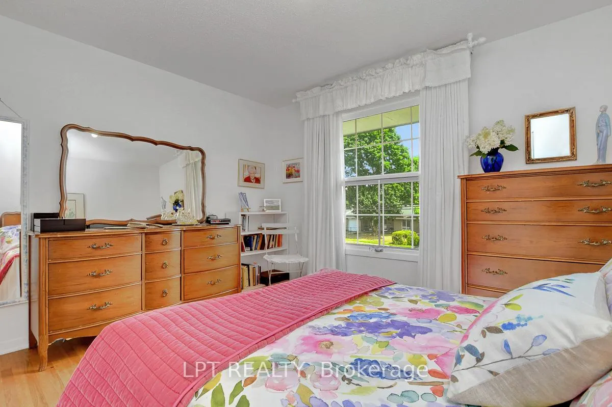 Photo 42 of 3008 McCarthy Road, Ottawa, Riverside Park South — HOMEH