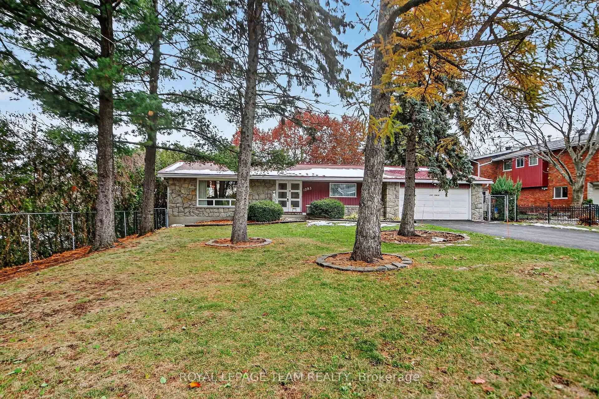 Photo 4 of 1293 Dowler Avenue, Ottawa, Alta Vista — HOMEH