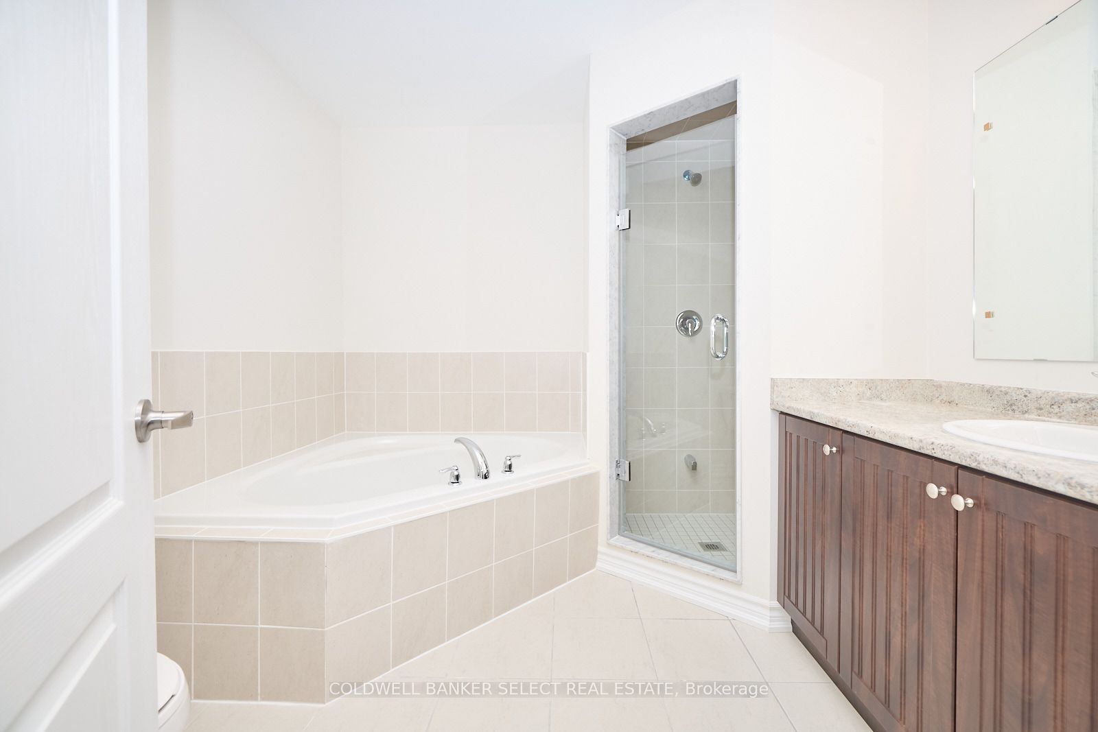 Photo 54 of 95 Baker Street, Thorold, Thorold Downtown — HOMEH