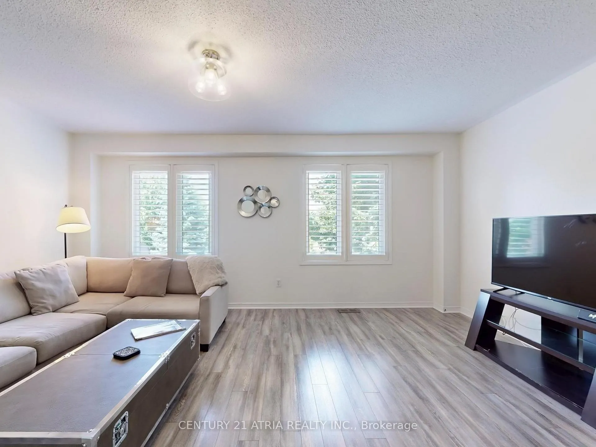Photo 4 of 16 Stiles Avenue, Aurora, Bayview Wellington — HOMEH