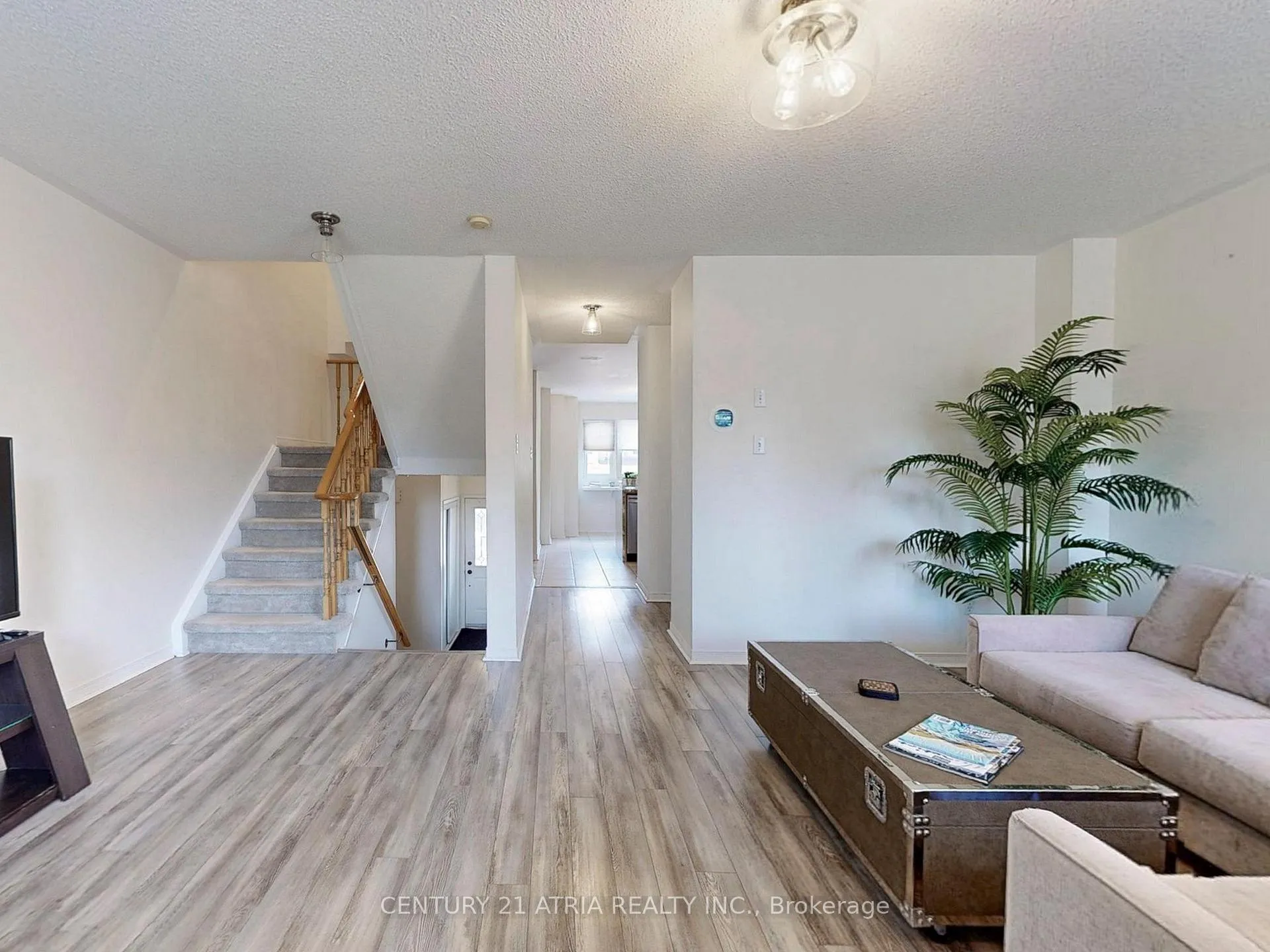 Photo 9 of 16 Stiles Avenue, Aurora, Bayview Wellington — HOMEH