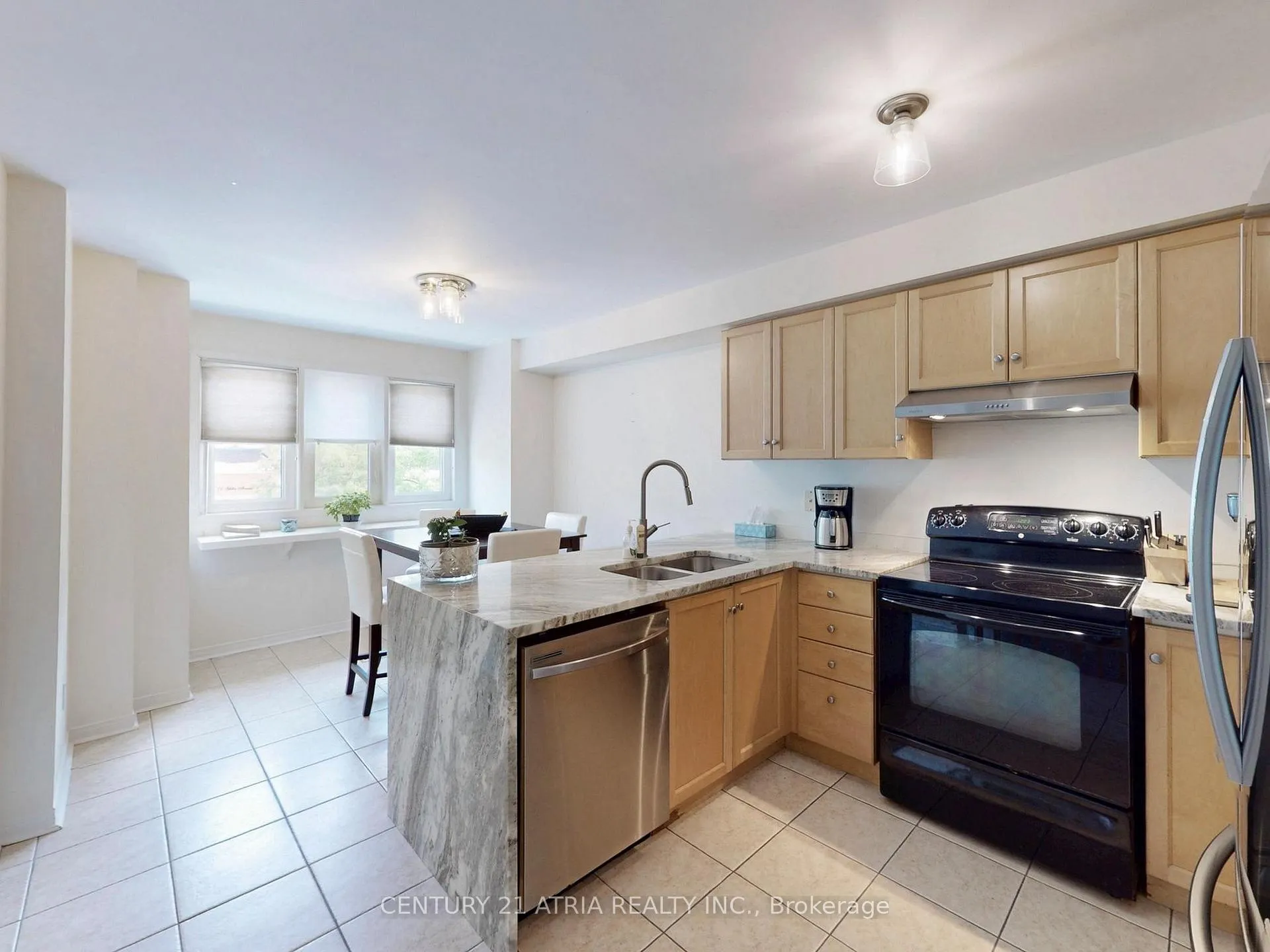 Photo 10 of 16 Stiles Avenue, Aurora, Bayview Wellington — HOMEH