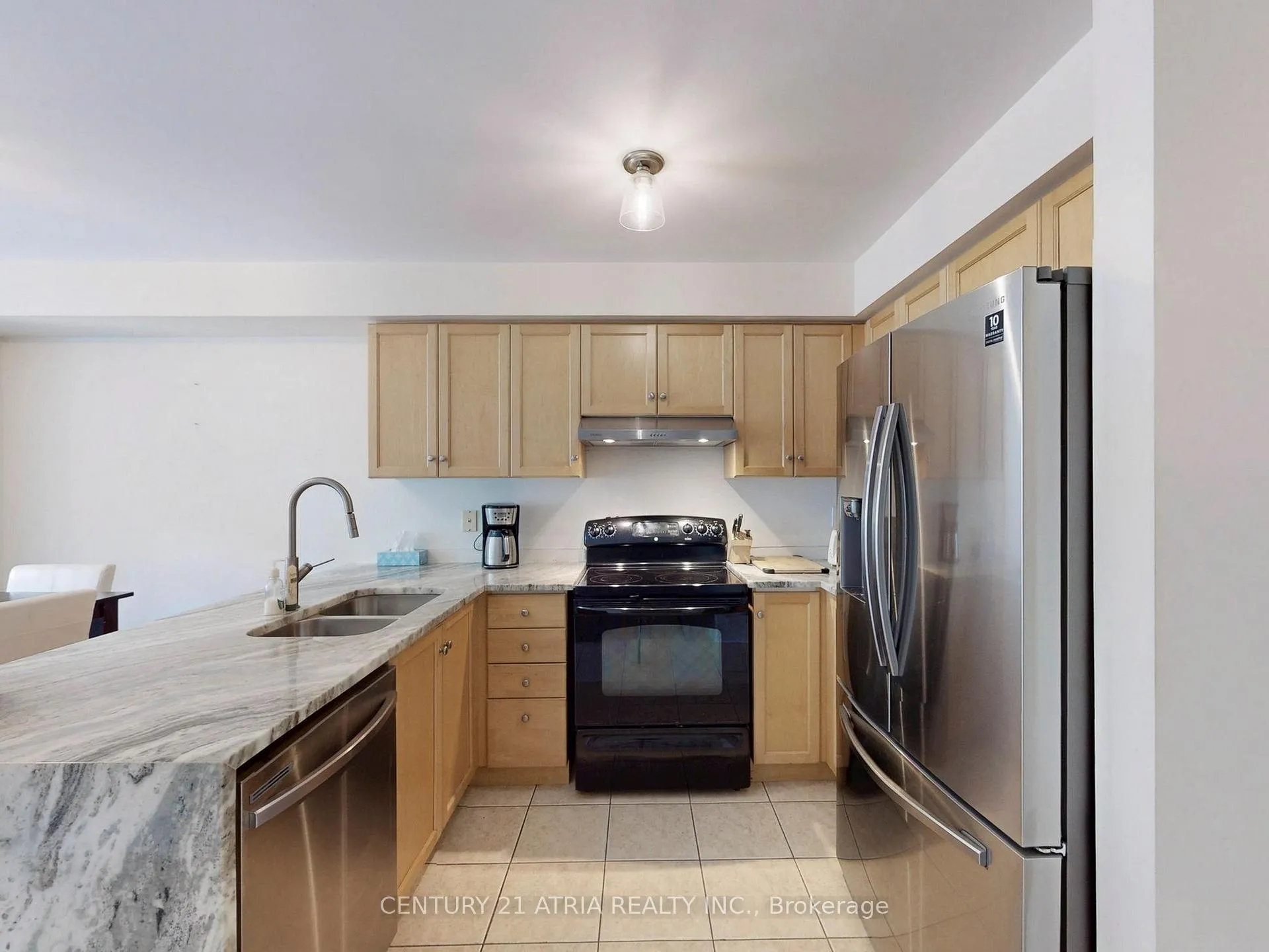 Photo 11 of 16 Stiles Avenue, Aurora, Bayview Wellington — HOMEH