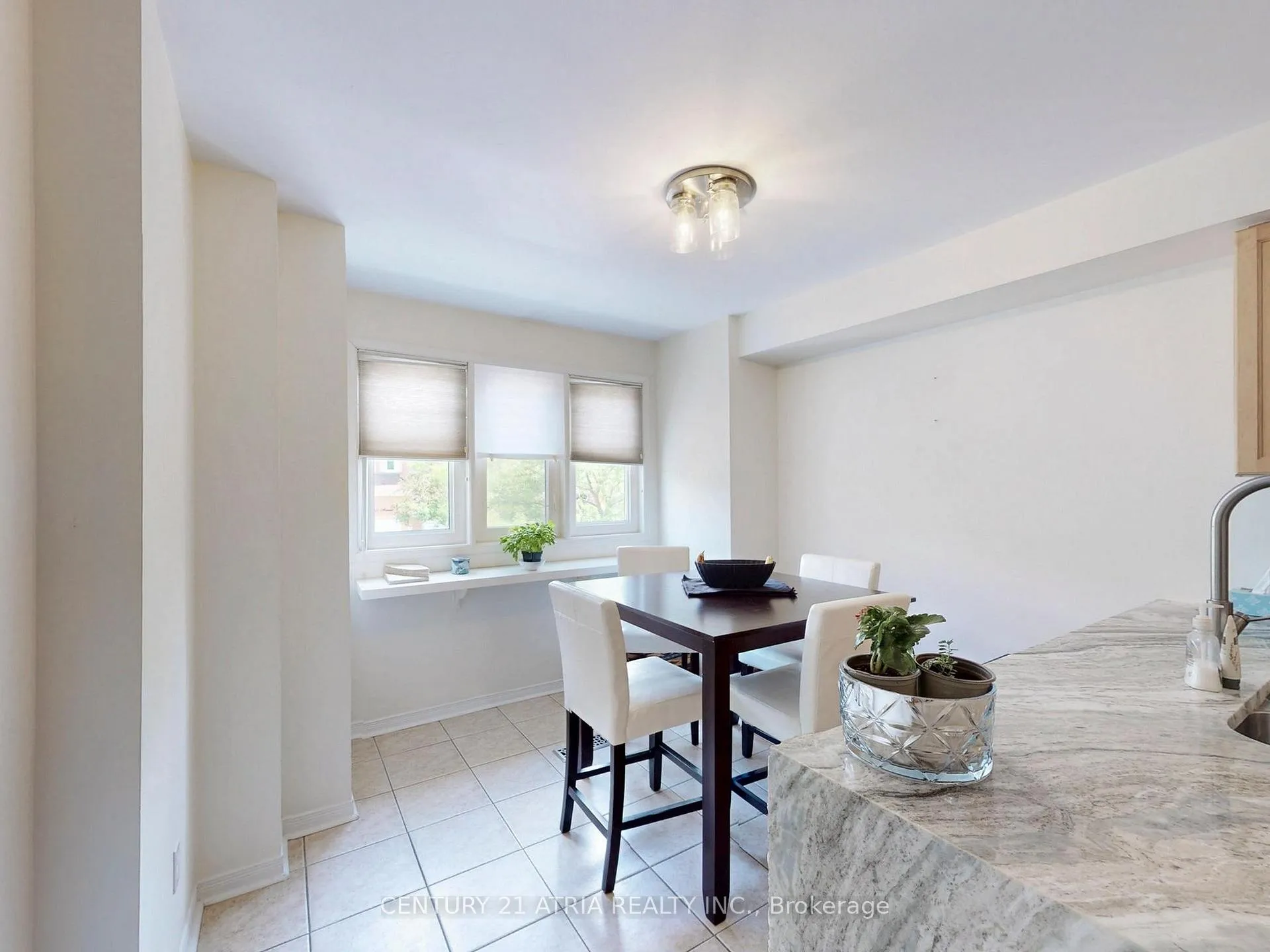 Photo 13 of 16 Stiles Avenue, Aurora, Bayview Wellington — HOMEH