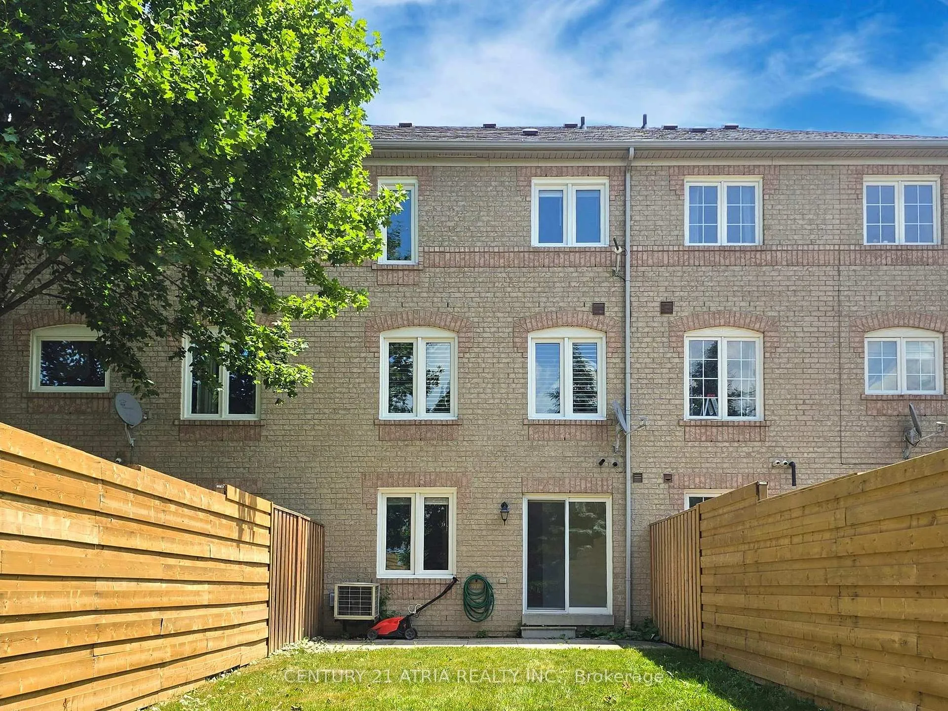 Photo 36 of 16 Stiles Avenue, Aurora, Bayview Wellington — HOMEH